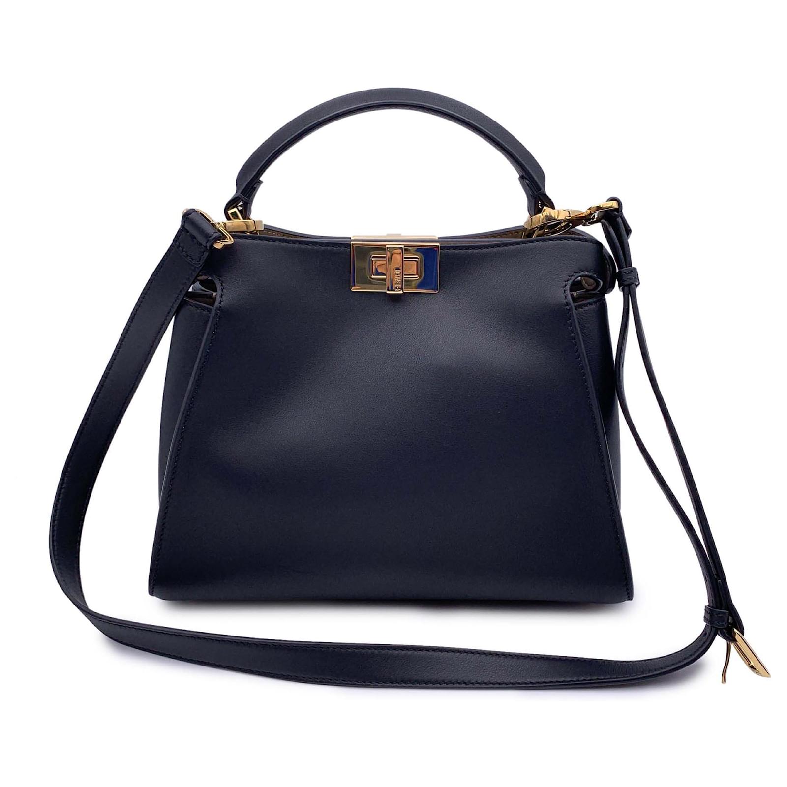 Fendi Handbag Peekaboo Essentially Black Leather ref.1259833 Joli Closet