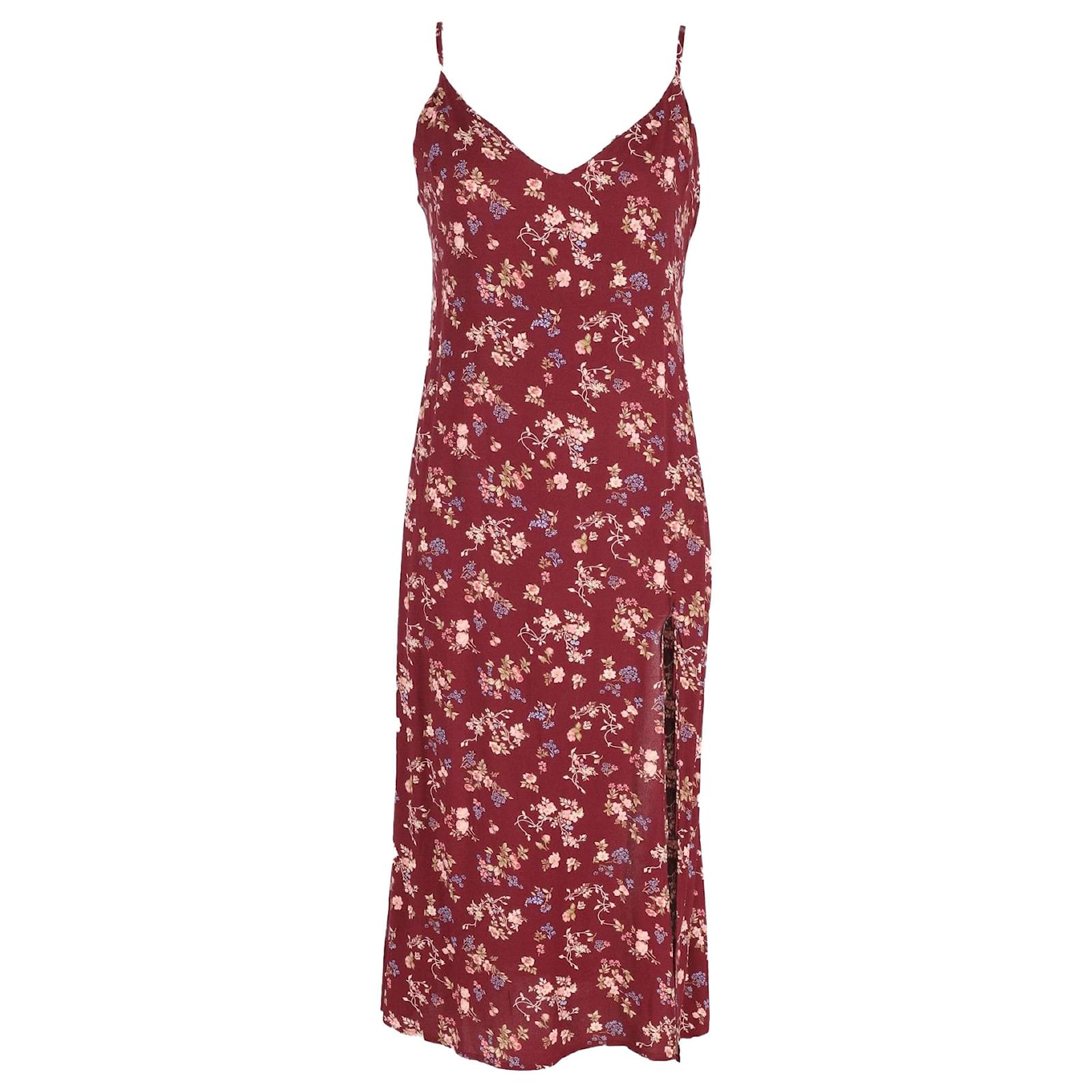 Reformation Crimini Floral Print Midi Dress in Burgundy Viscose Red Dark red Cellulose fibre ref.JC1314201 (Sold) - Joli Closet Reformation Crimini Floral Print Midi Dress in Burgundy Viscose Red Dark red Cellulose fibre ref.JC1314201 (Sold) - Joli Closet