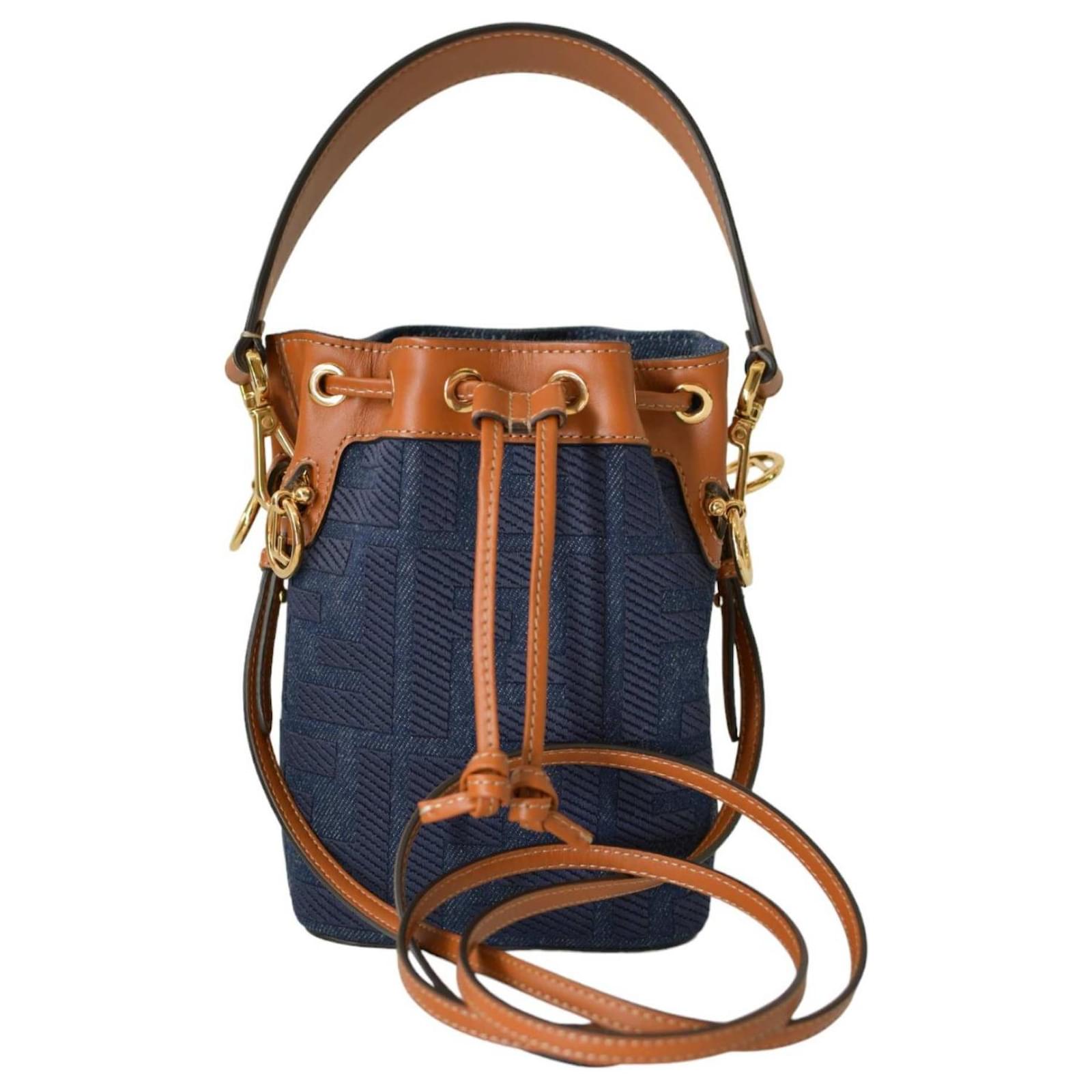 Borsa a secchiello Fendi Mon Tresor FF Zucca in denim blu scuro