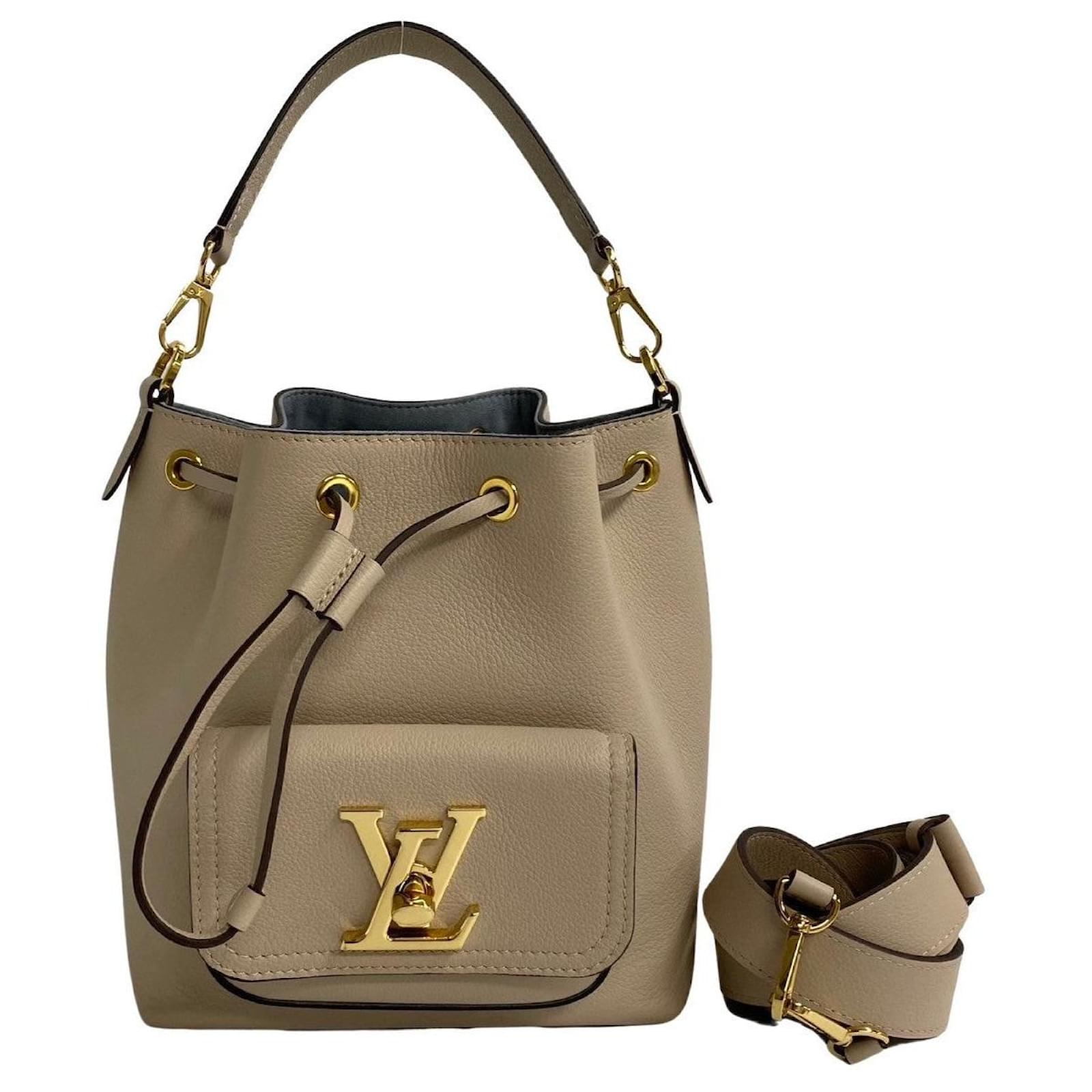 Louis Vuitton Lockme Bucket Leather M57687 in excellent condition ref.1340148 Joli Closet