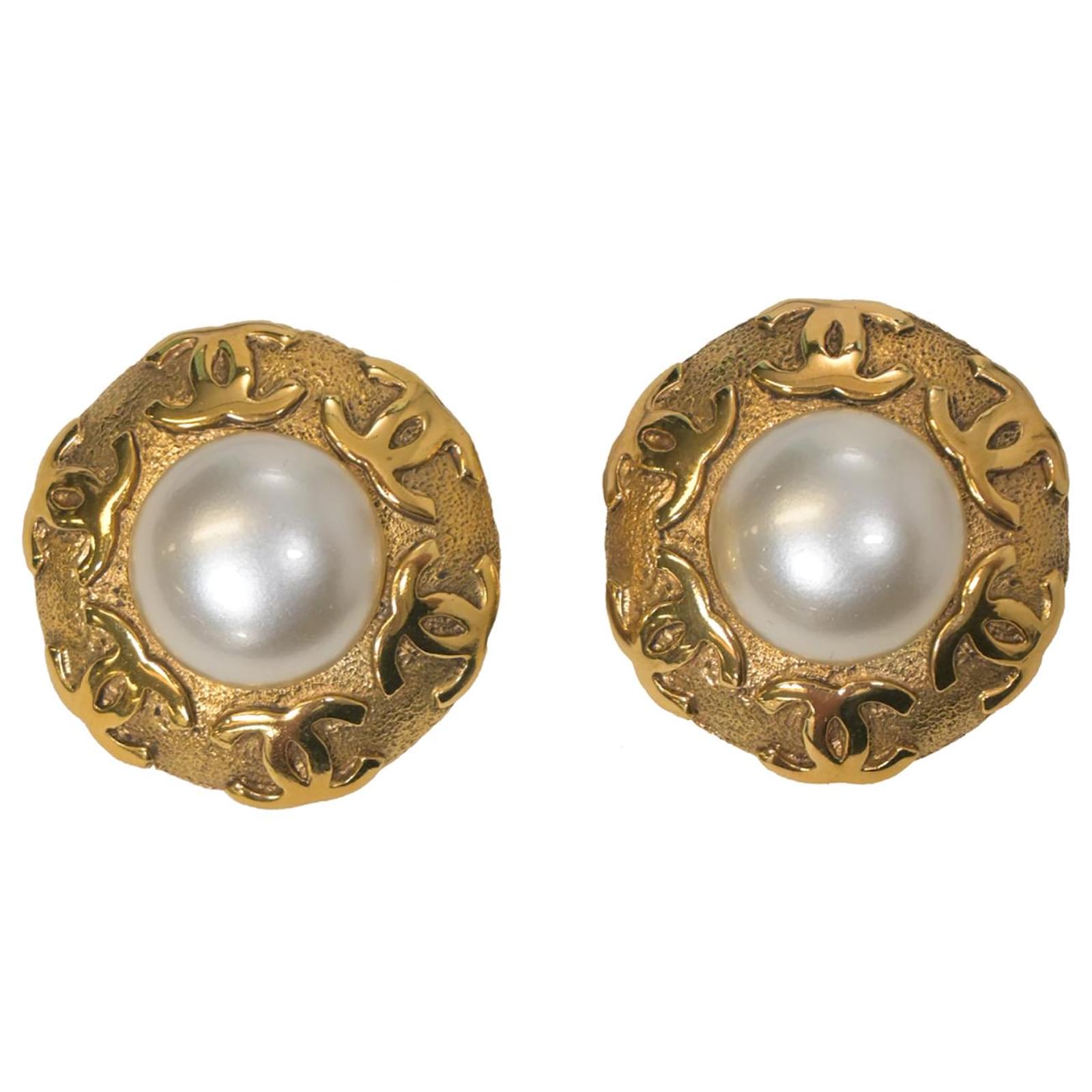 Vintage chanel pearl and crystal gold tone clip 2024 earrings