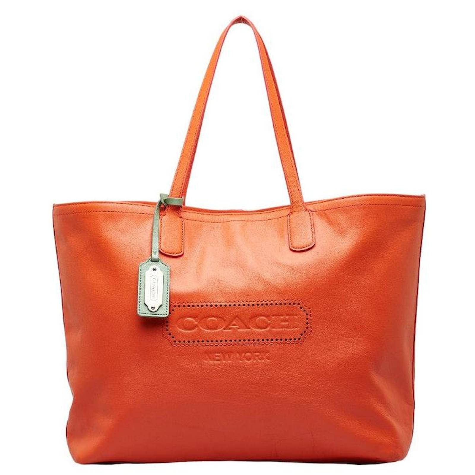 Coach Leather Logo Tote Bag 23104P in Very Good Condition
