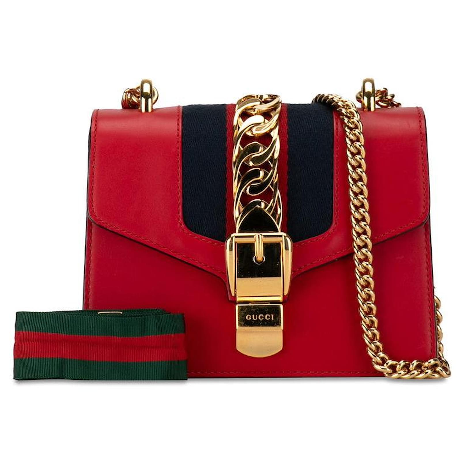 Gucci Sylvie Mini Leather Shoulder Bag 431666 in Great Condition Red ref.1363877 Joli Closet