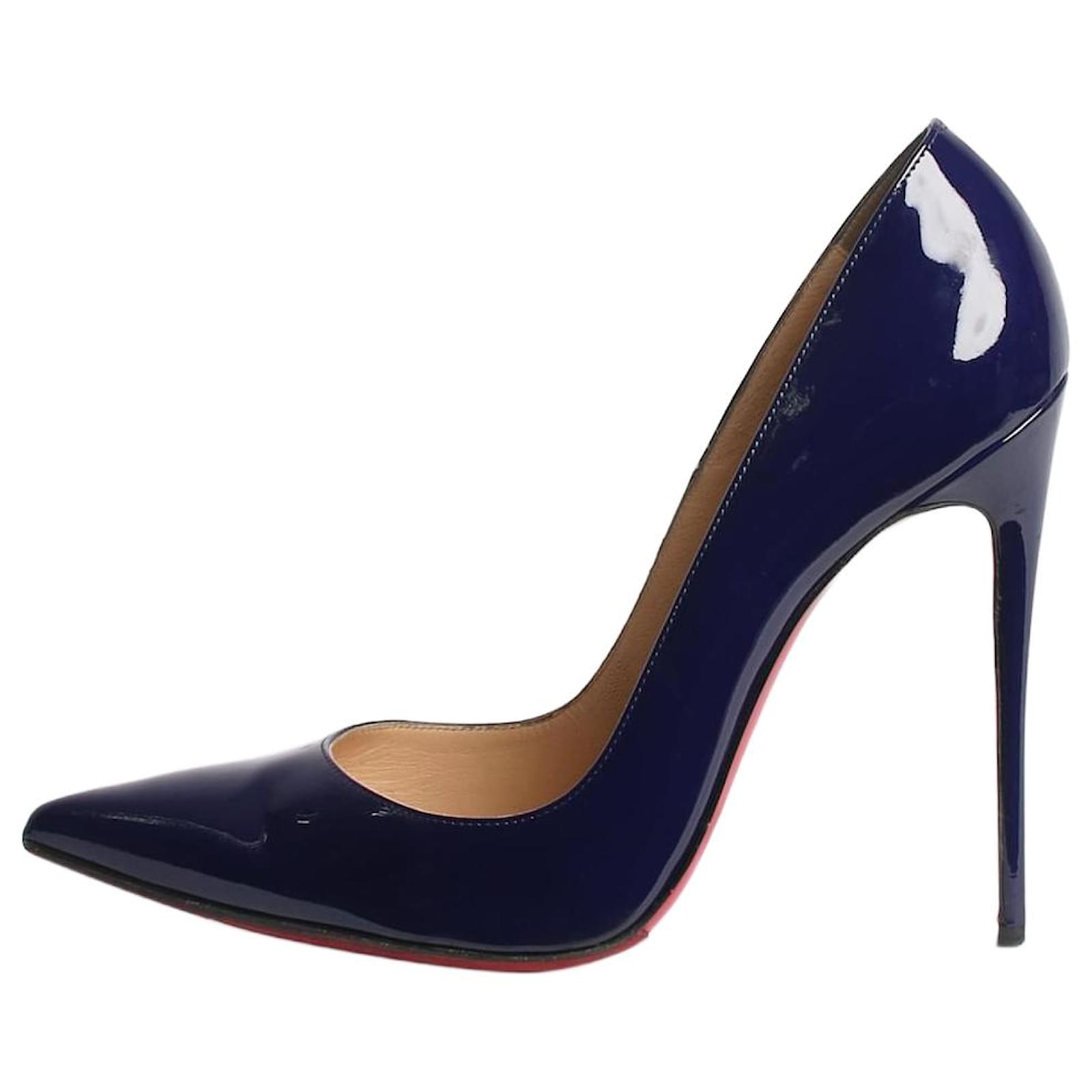 Christian Louboutin Tacones con punta en punta de charol azul