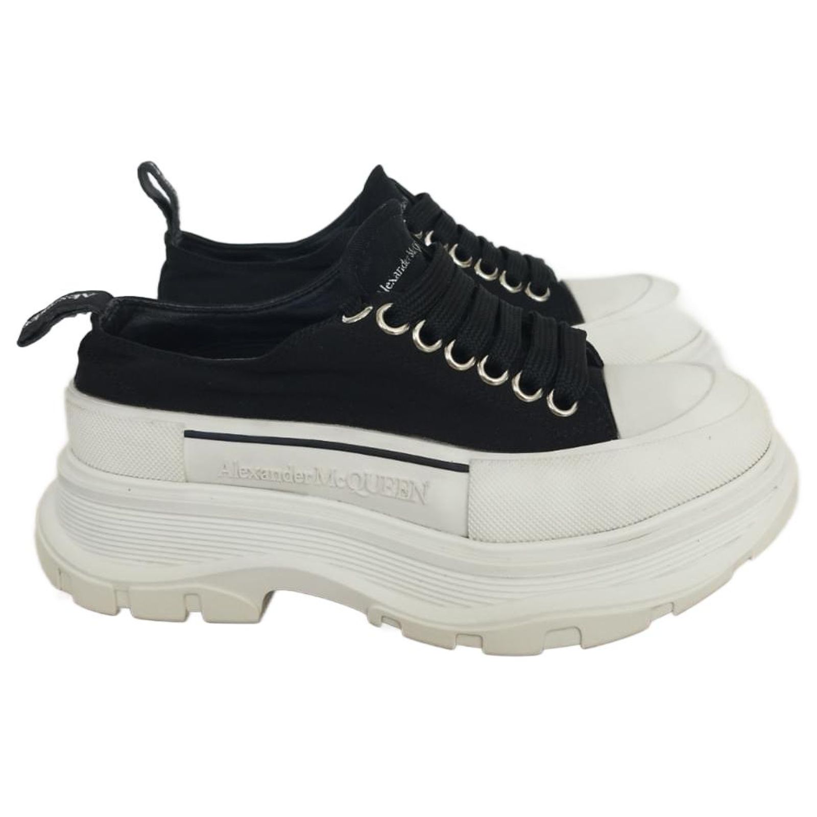 Clearance Sneakers Alexander Mcqueen Basso Prezzo Alexander Mcqueen Scarpe Nere Lacci Bianchi Alexander Mcqueen Sneakers Nero  Panno (Venduto