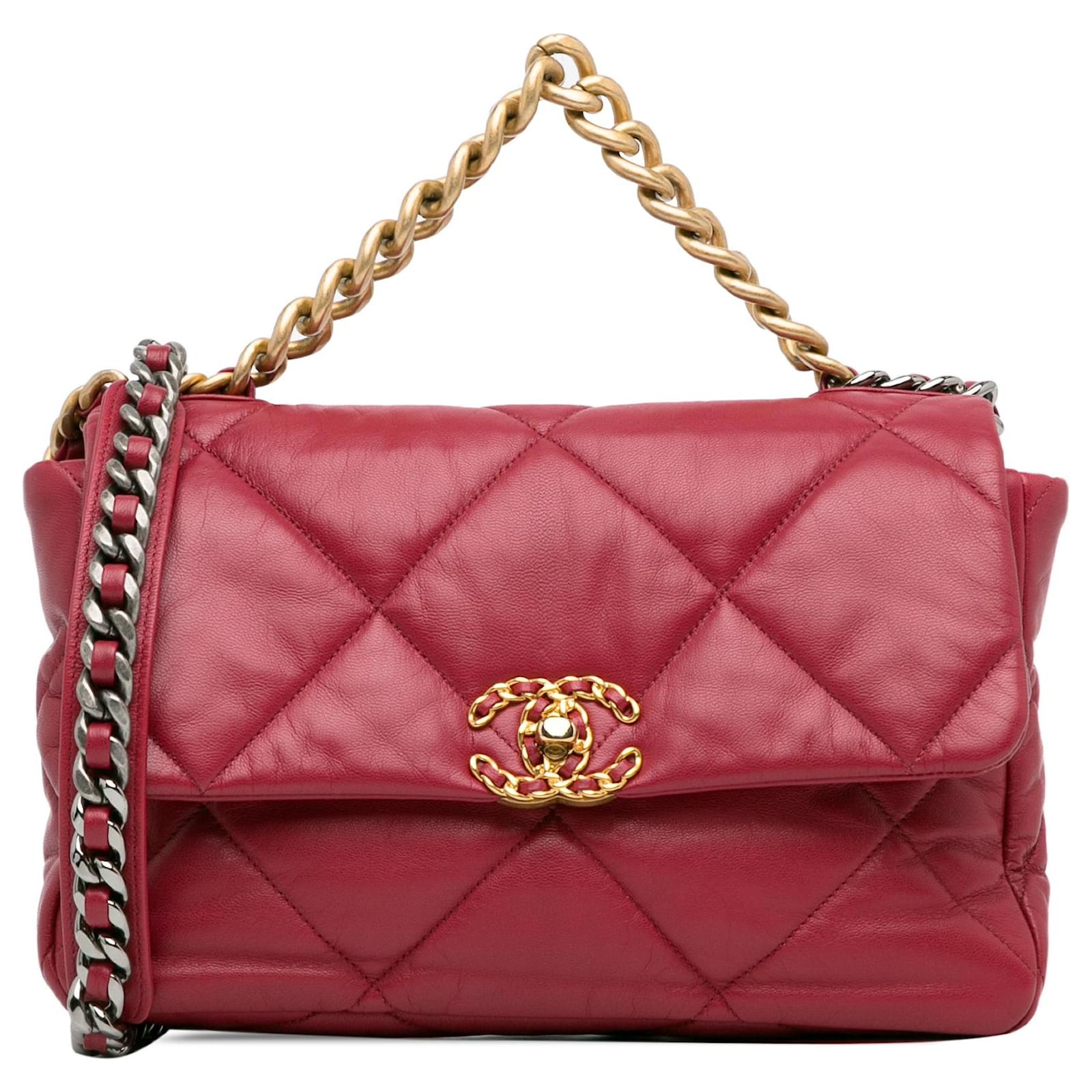 Grand cartable a rabat 19 en cuir d agneau rouge Chanel ref.1389683 Joli Closet