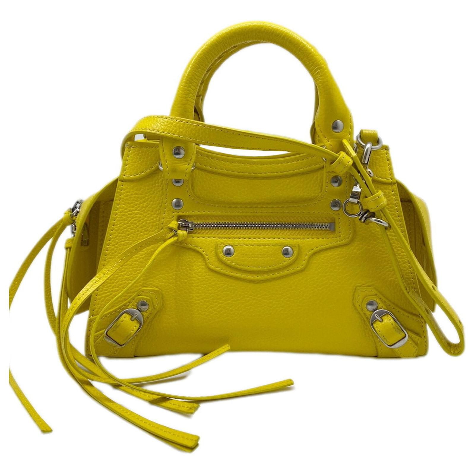 BALENCIAGA バレンシアガ　ザシティ　2wayバッグ　イエロー　レザー バレンシアガ ジャイアント ミニシティ 2WAYバッグ レザー