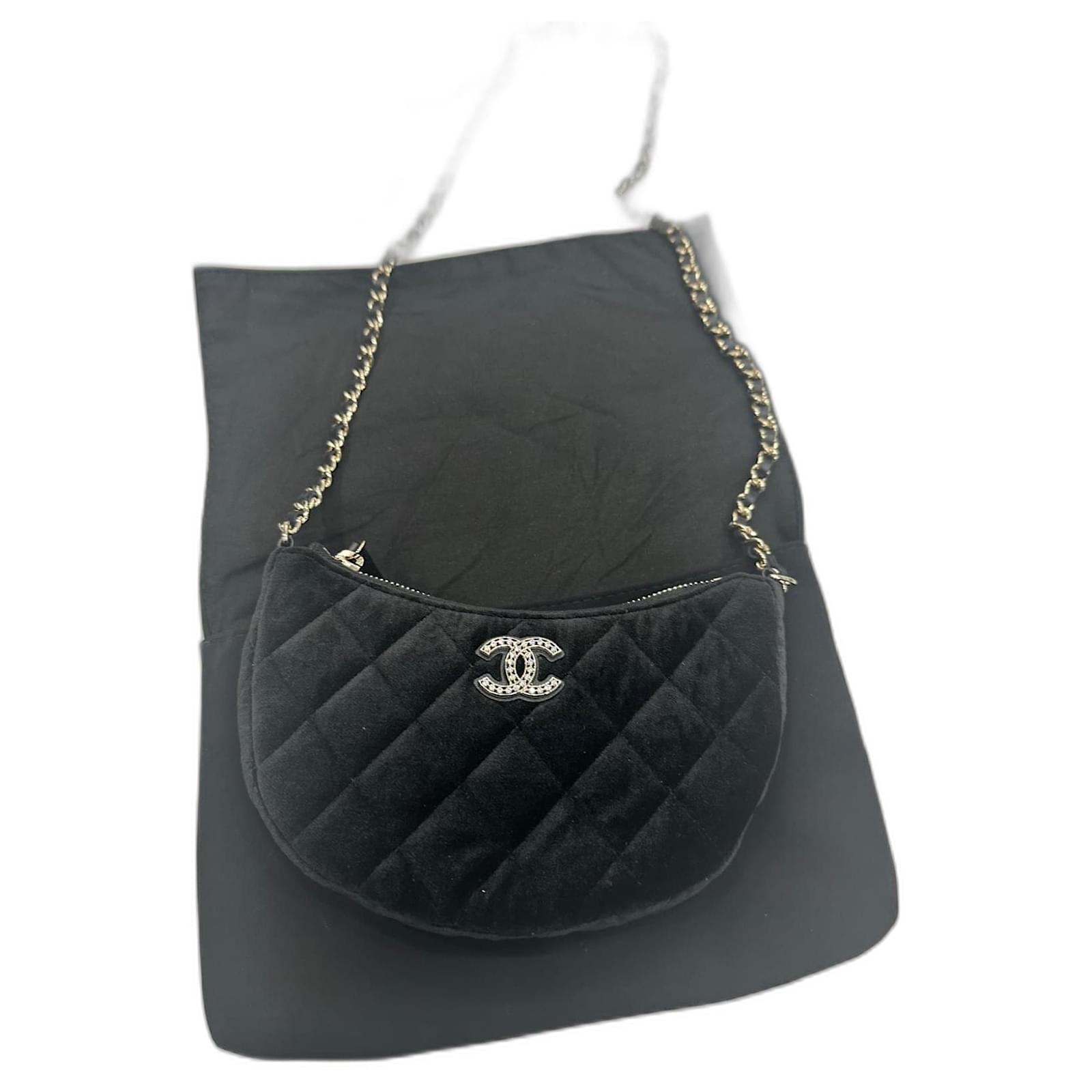Trendy CC Chanel VIP Gift Velvet Small Shoulder Bag Black ref