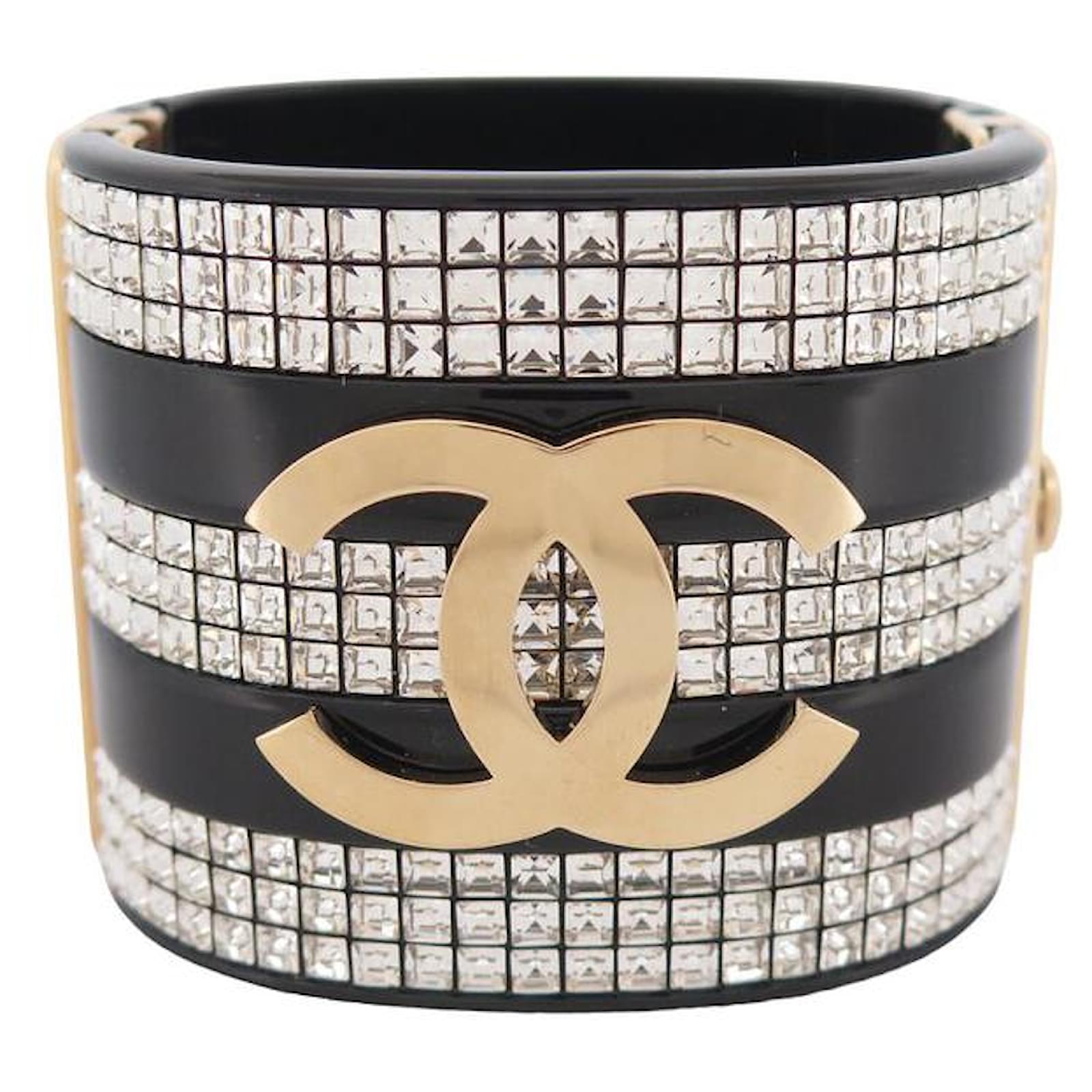 Cuff chanel discount