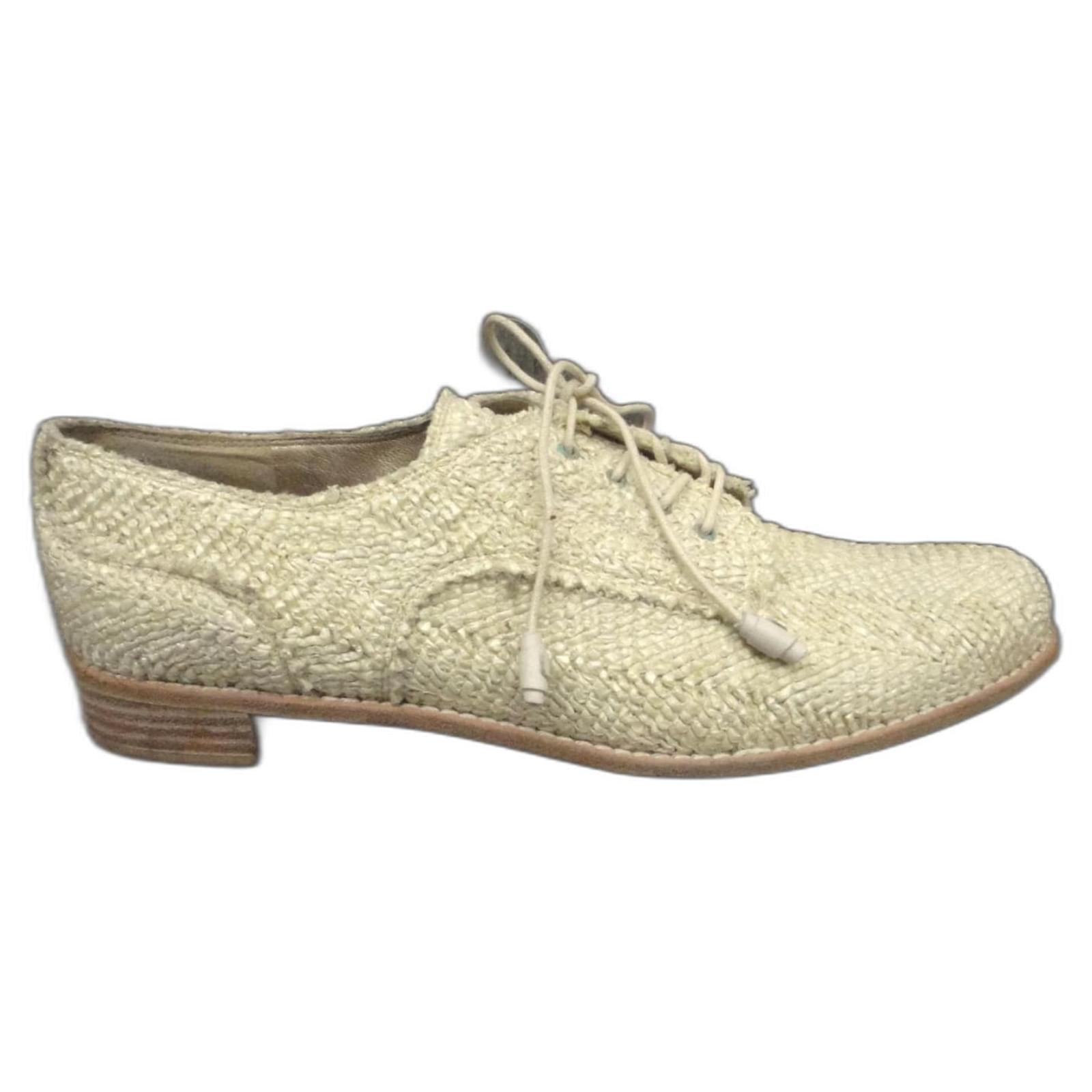 Stuart Weitzman Lace ups Cream Leather ref.1410921 Joli Closet