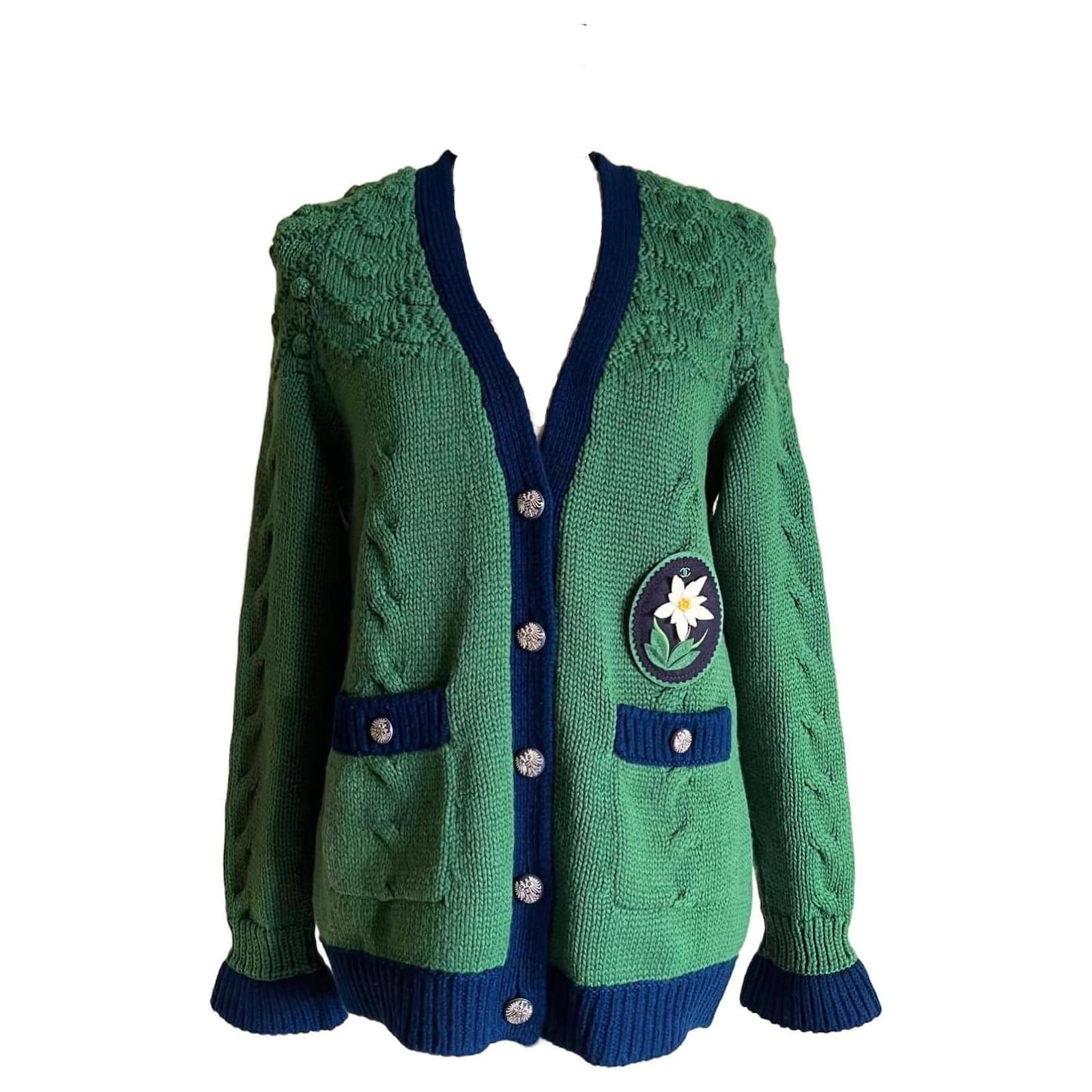 エレガントに♪【CHANEL】スカーフ Wool & Cashmere green NWT CHANEL 21B Wool Cashmere Silk CC Reversible Scarf, Black