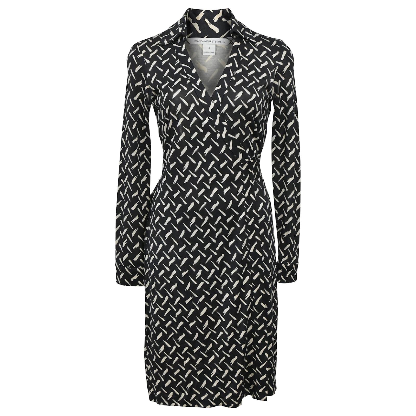 Diane Von Furstenberg Printed Wrap Dress in Black Silk (Sold) - Joli Closet