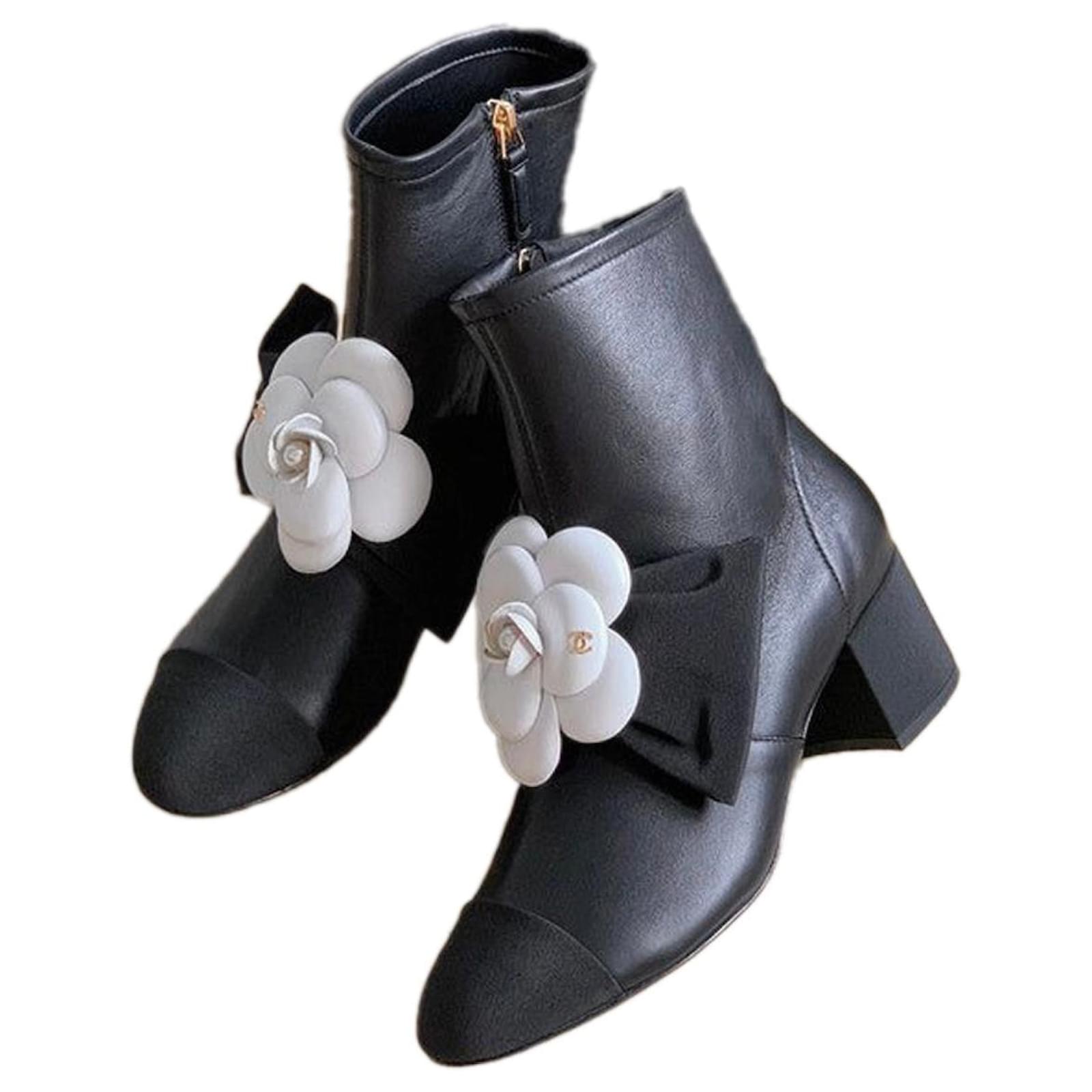 Bottines camélia Chanel 38