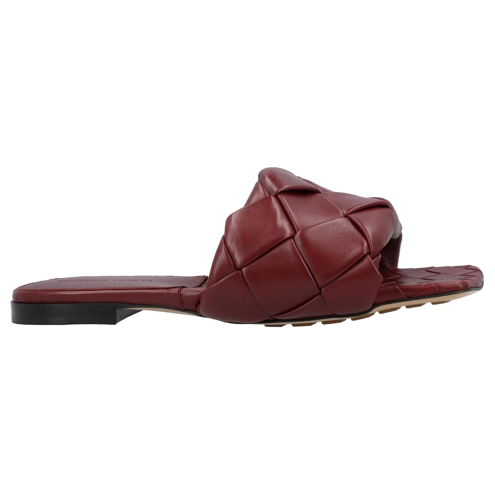 Bottega Veneta Lido Flat Sandal red