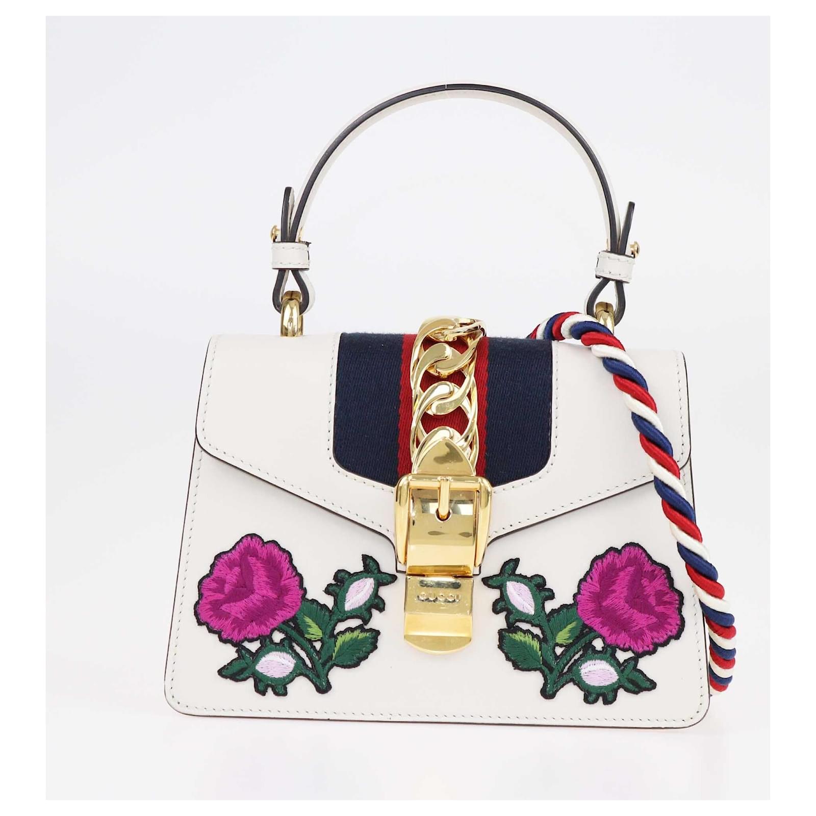 Gucci Off White Mini Web Sylvie Handtasche WeiB Leder ref.1424008 Joli Closet