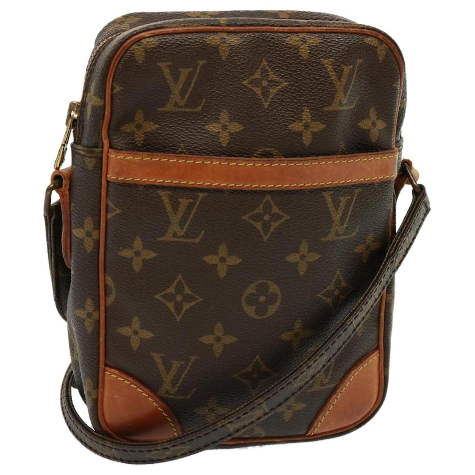 LOUIS VUITTON Monogram Danube Schultertasche M45266 LV Auth 77856 