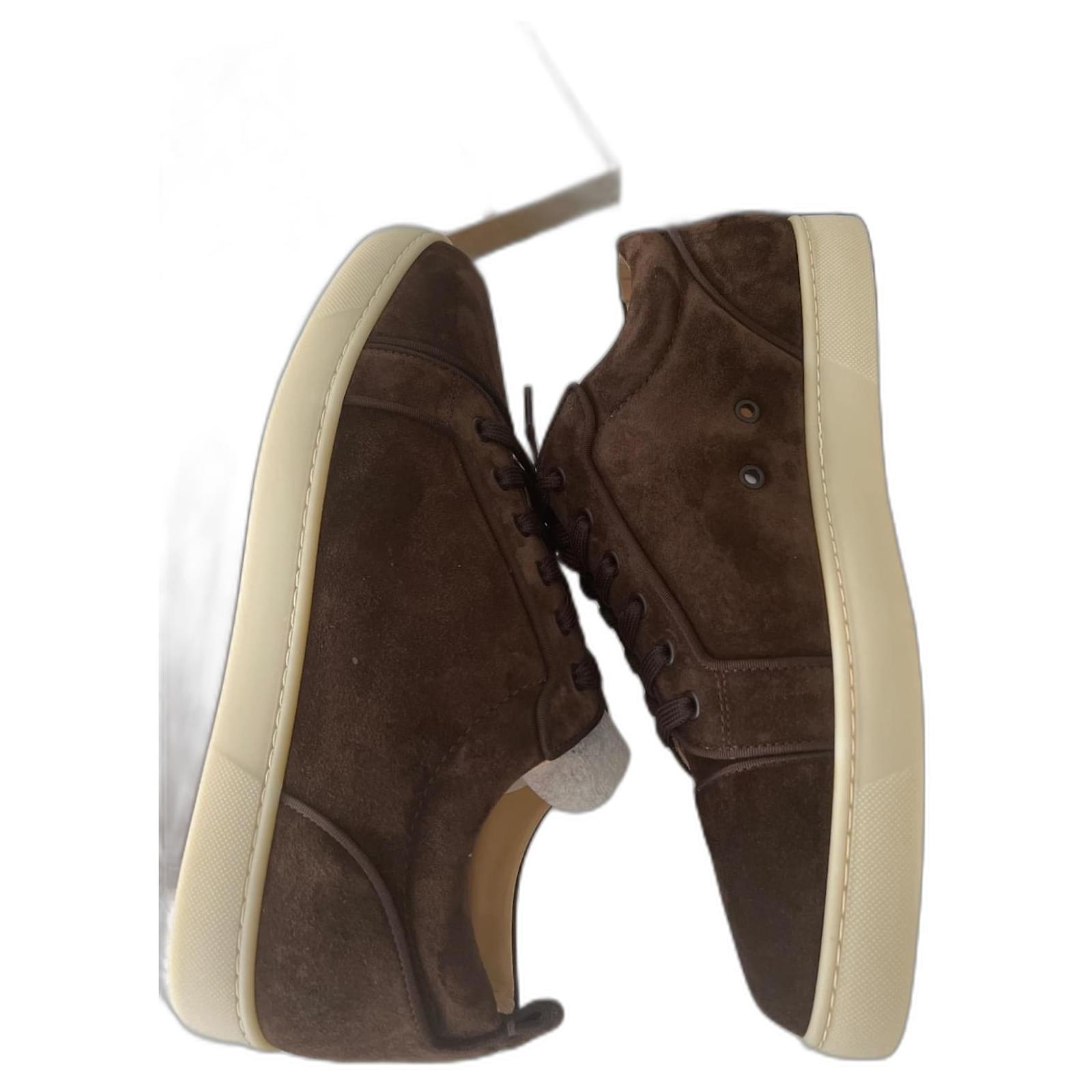 Christian Louboutin Baskets homme Nubuck Marron ref.1427646 Joli Closet