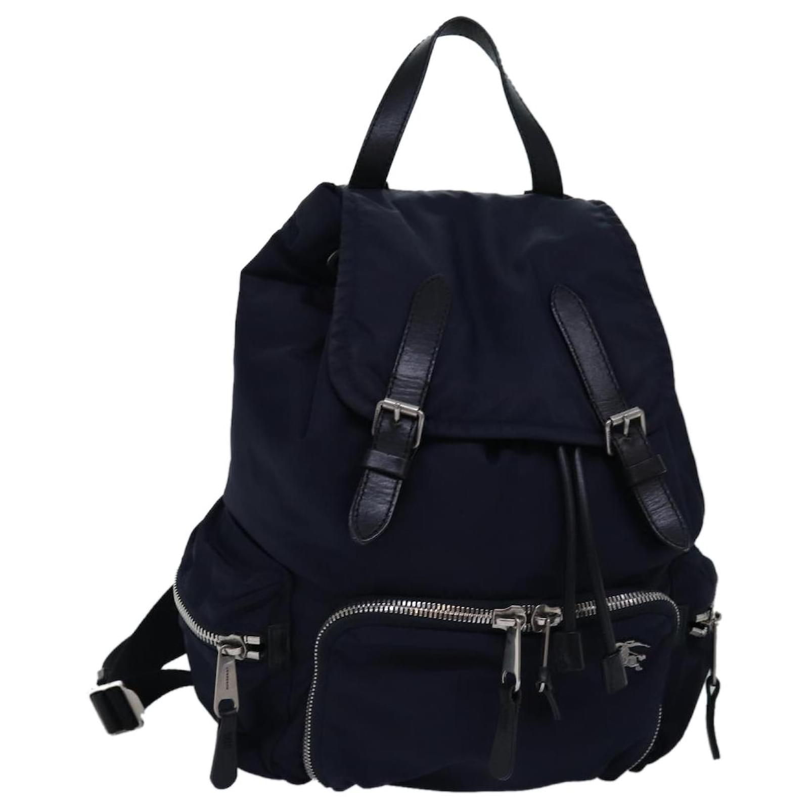 BURBERRY Rucksack aus Nylon in Marineblau und Schwarz Auth bs15241 ref.1429438 Joli Closet