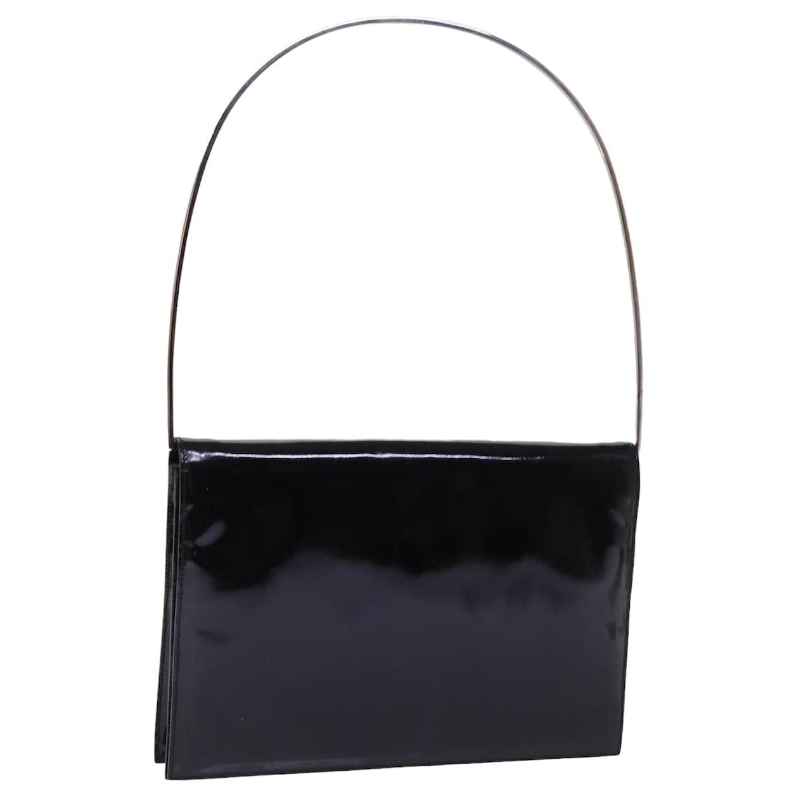 Gucci black enamel shoulder good bag