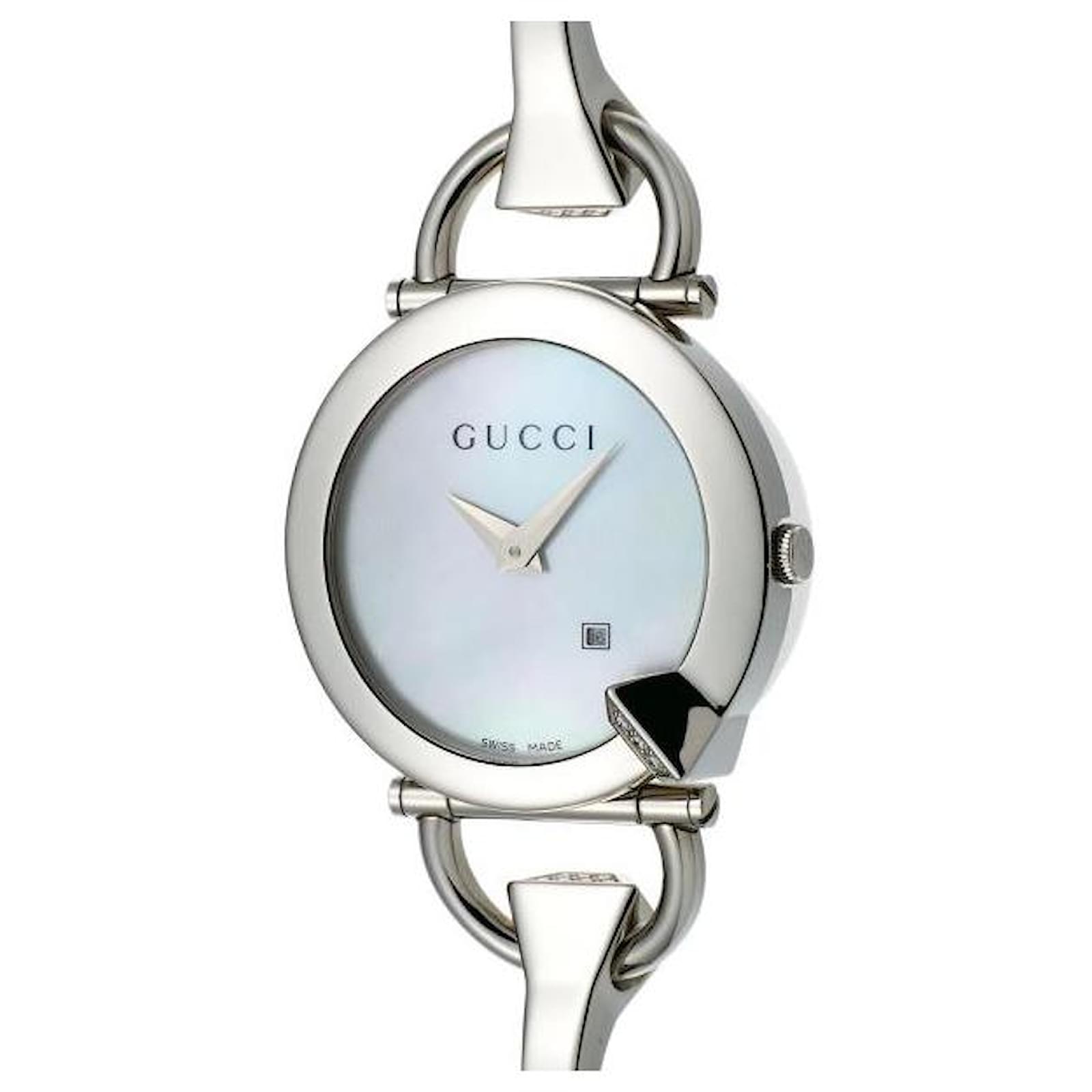 Gucci Gucci Ladies Silver Wristwatch Diamond Shell Stainless Steel Pre owned W1034 122.5 in ref.1437163 Joli Closet