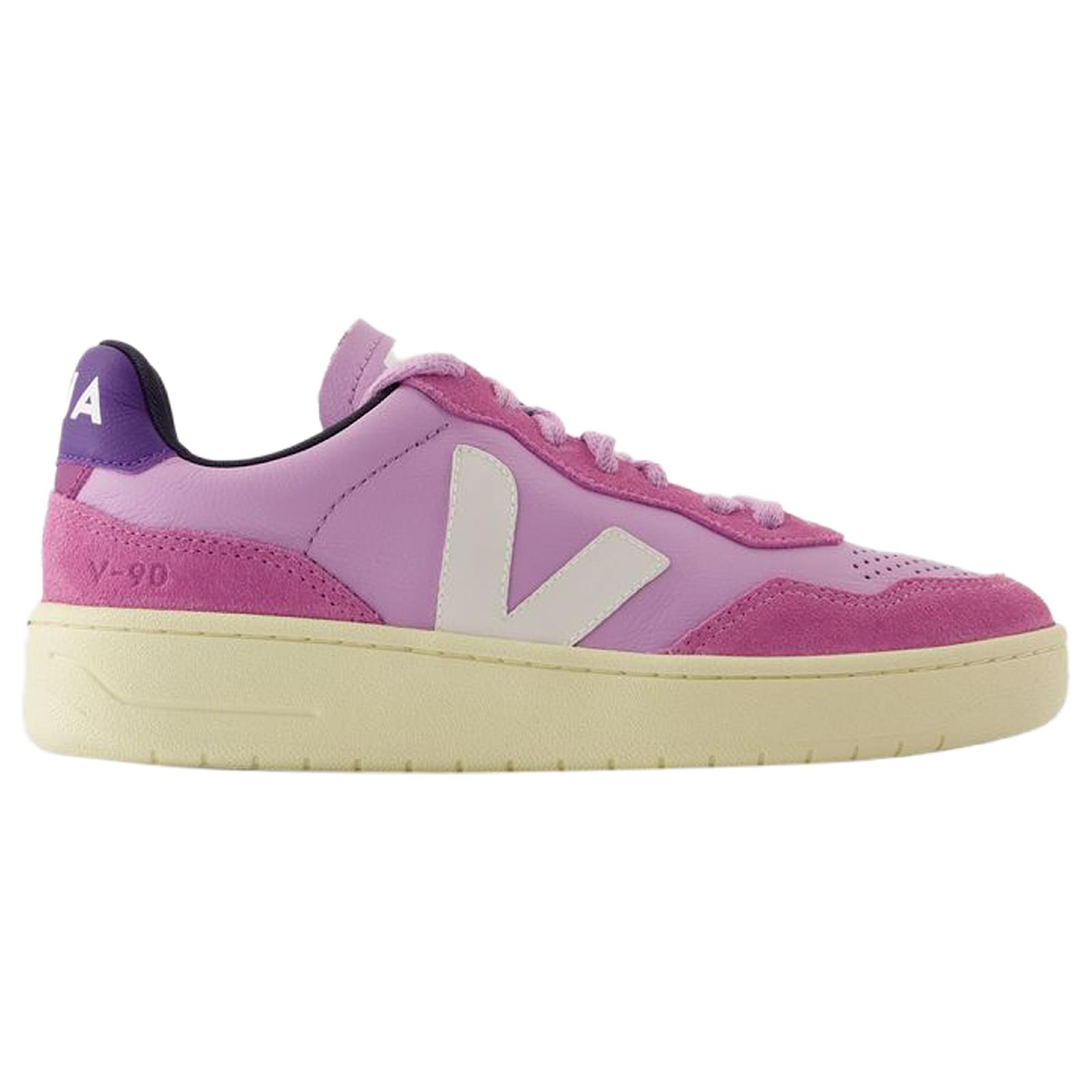 V-90 Sneakers