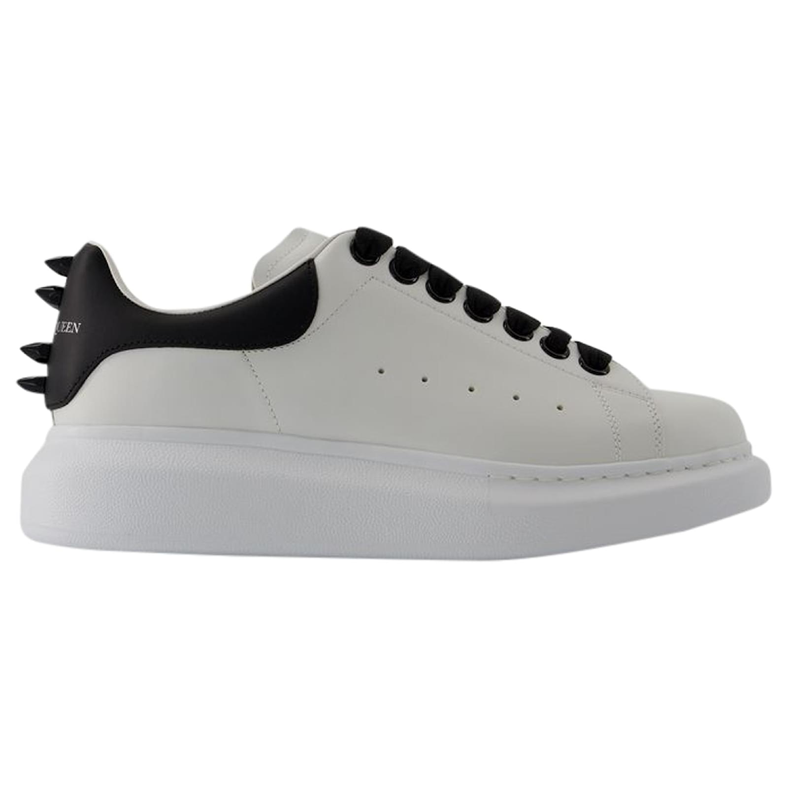 Sneakers oversize Alexander McQueen Pelle Bianco Nero Vitello simile a un vitello ref.1445396 Joli Closet