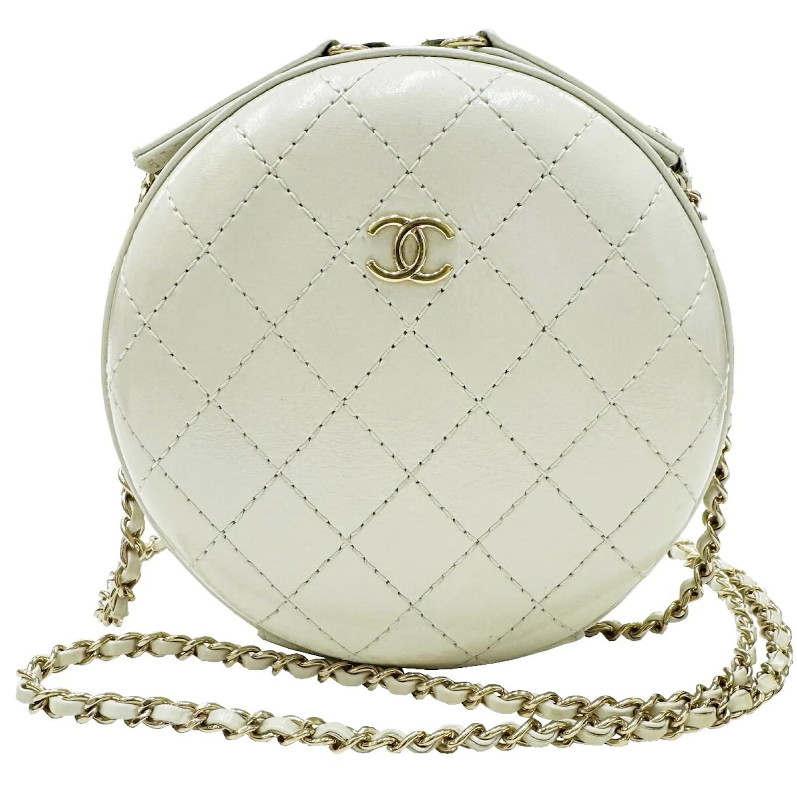 CHANEL Matelasse Round Chain Shoulder Bag