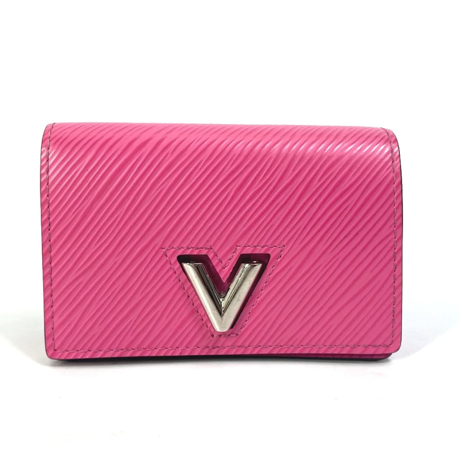 Louis Vuitton Epi Pass Case Pink Leather ref.1455968 - Joli Closet
