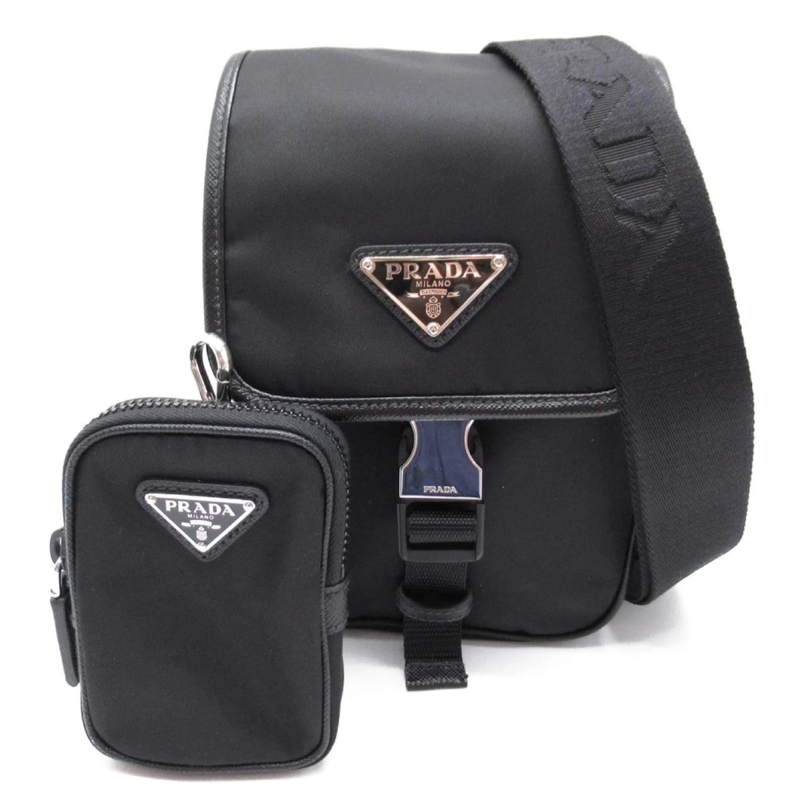 ショルダーバッグ・ポシェット PRADA BLACK NYLON SHOULDER BAG Prada Black Nylon Shoulder Bag ref.1462825 - Joli Closet