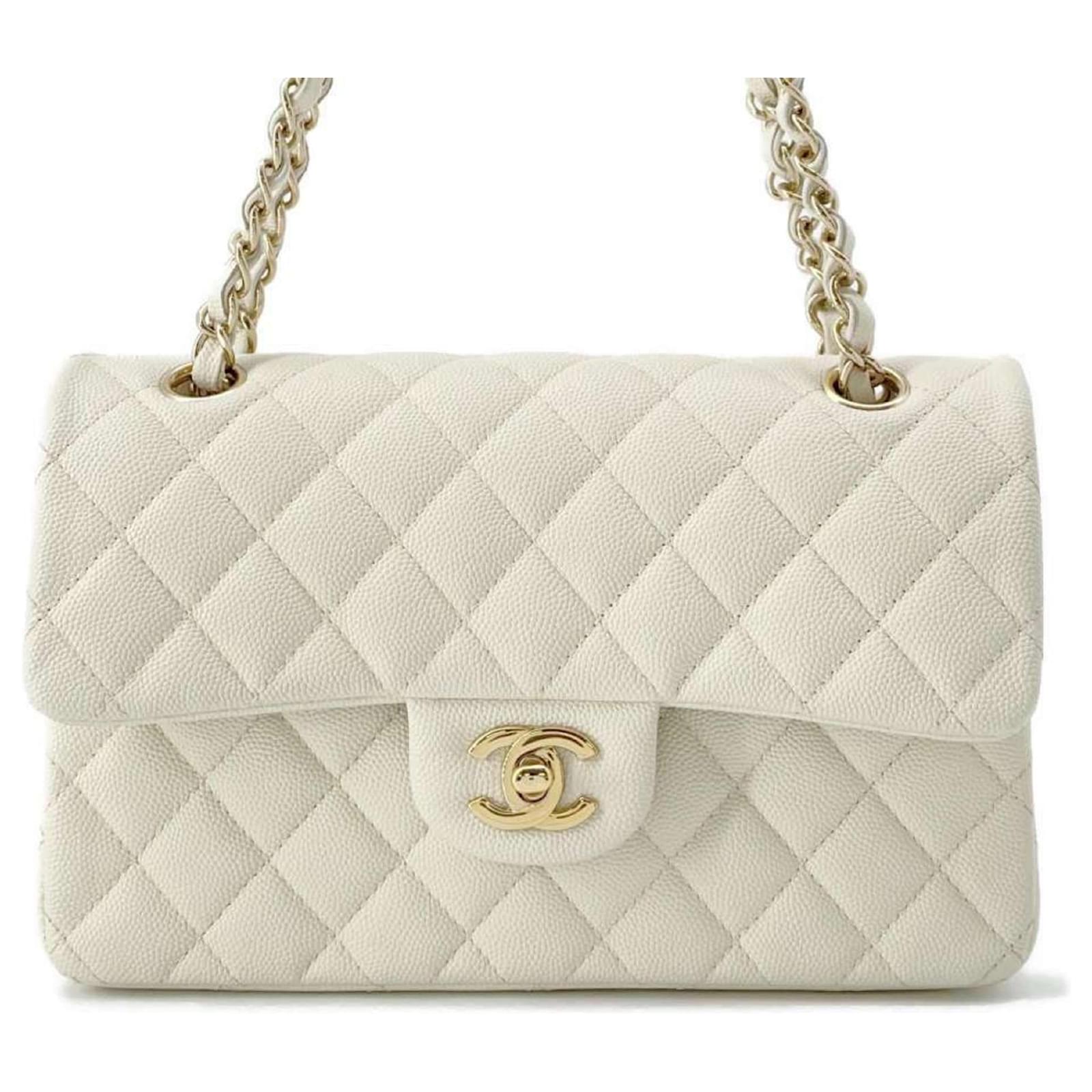 Sac a bandouliere Chanel en chaine Matelasse 23 Cuir Blanc casse ref.1465687 Joli Closet