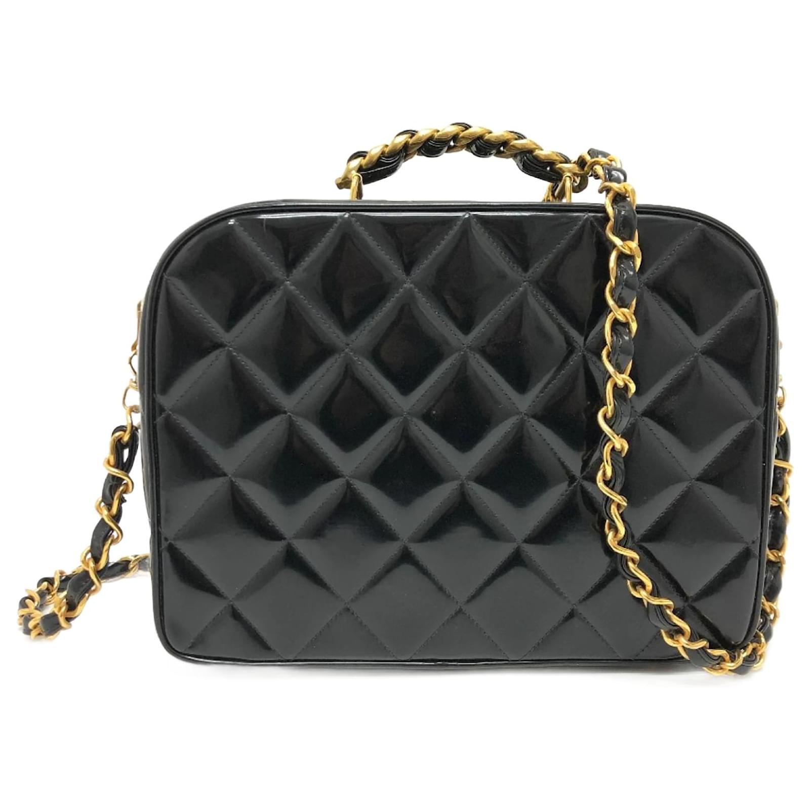 CHANEL Matelasse Schwarze Handtasche aus gestepptem Lackleder popular