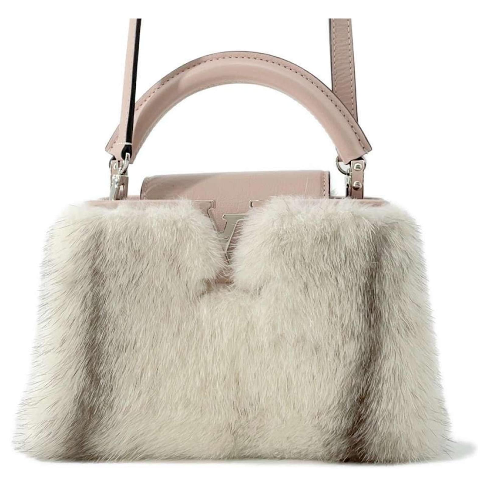 美品 LOUIS VUITTON ヴィトン LV ミンクファー スヌード Louis Vuitton Capucines MINI Handbag Pink Leather Fur ref.1472325