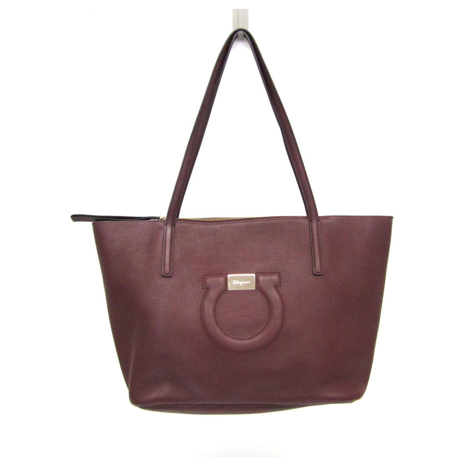 Borsa in pelle da donna Salvatore Ferragamo Gancini GU-21 H019