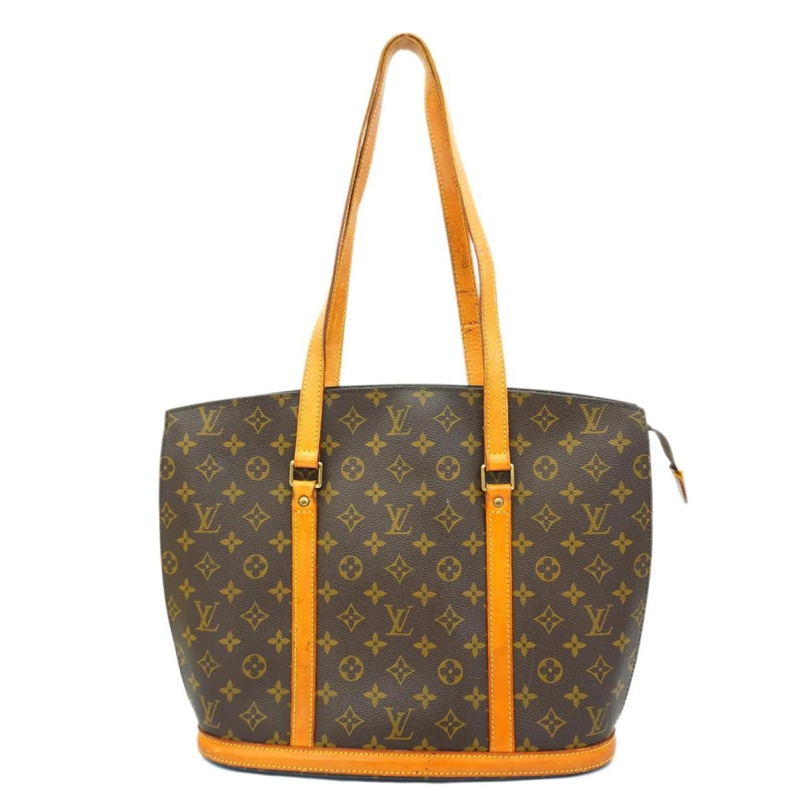 Monogramm Schultertasche Louis Vuitton Braun Lackleder ref.1485403 