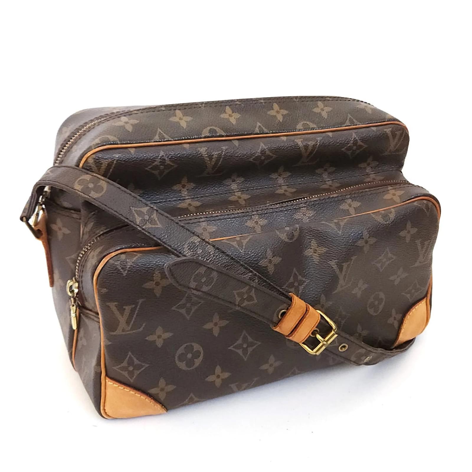 Louis Vuitton Monogram Nile Schultertasche Braun Lackleder ref  