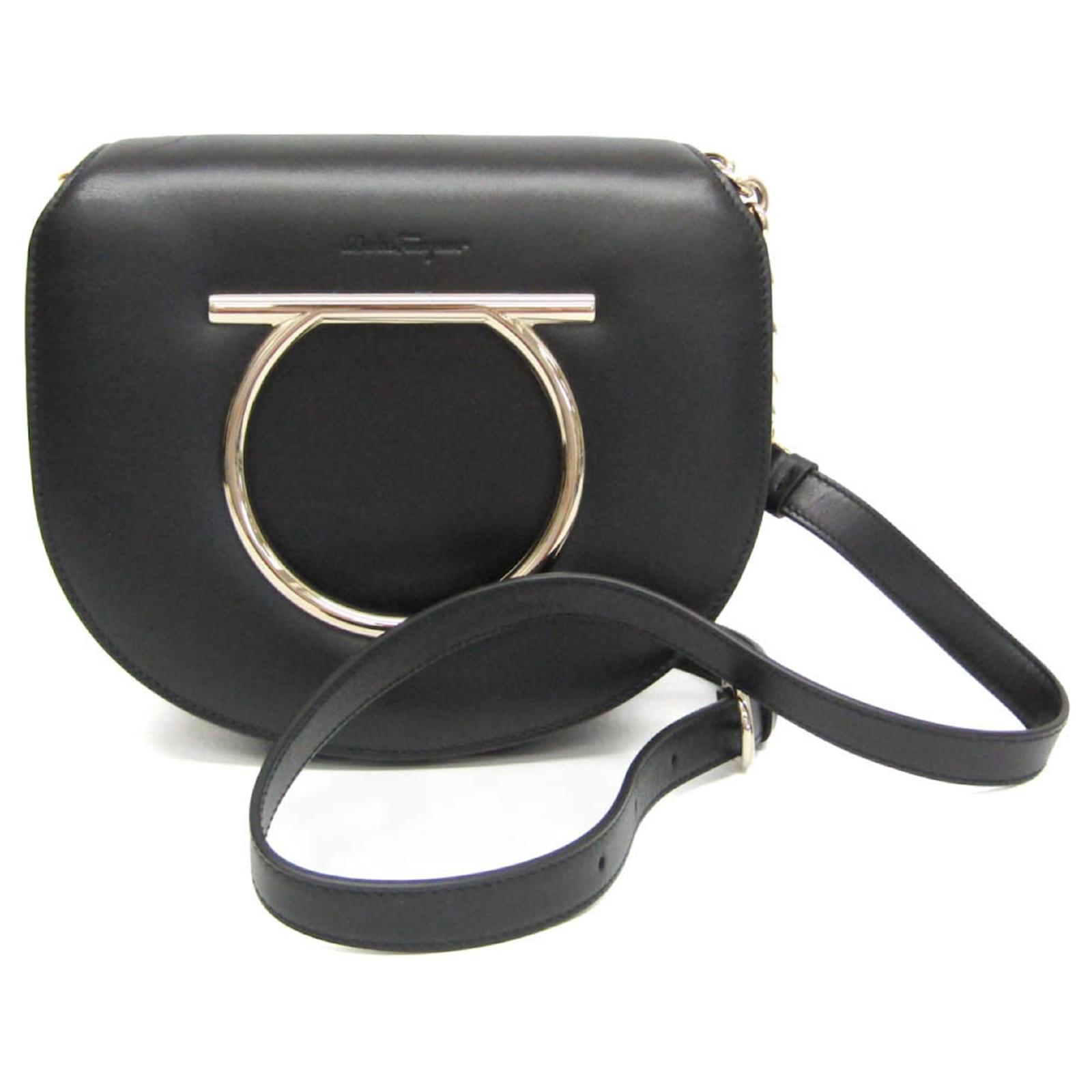 Salvatore Ferragamo Gancini AU-21 G998 Women's Leather Shoulder