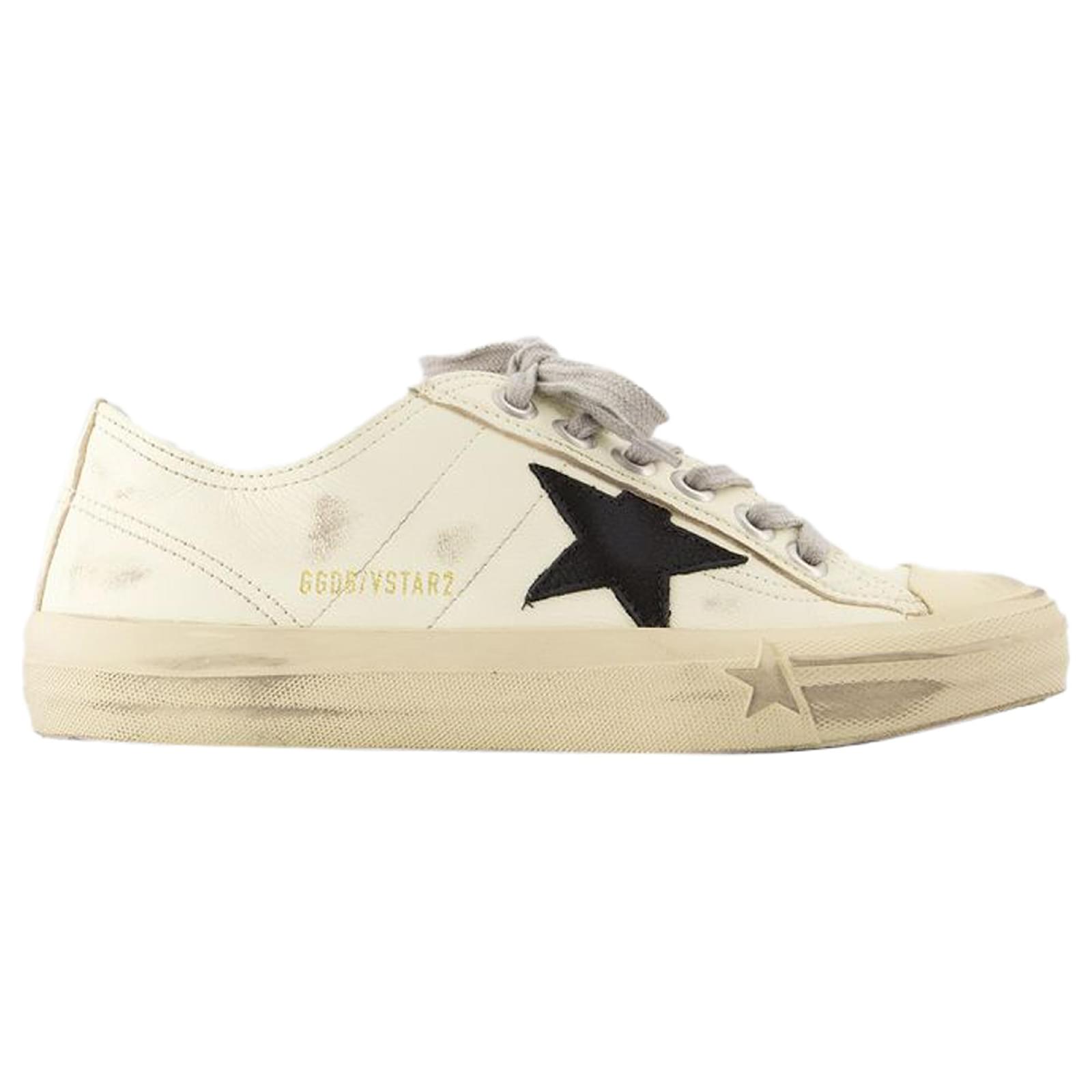 V Star 2 Sneakers Golden Goose Deluxe Brand Leather White Black Pony style calfskin ref.1495465 Joli Closet