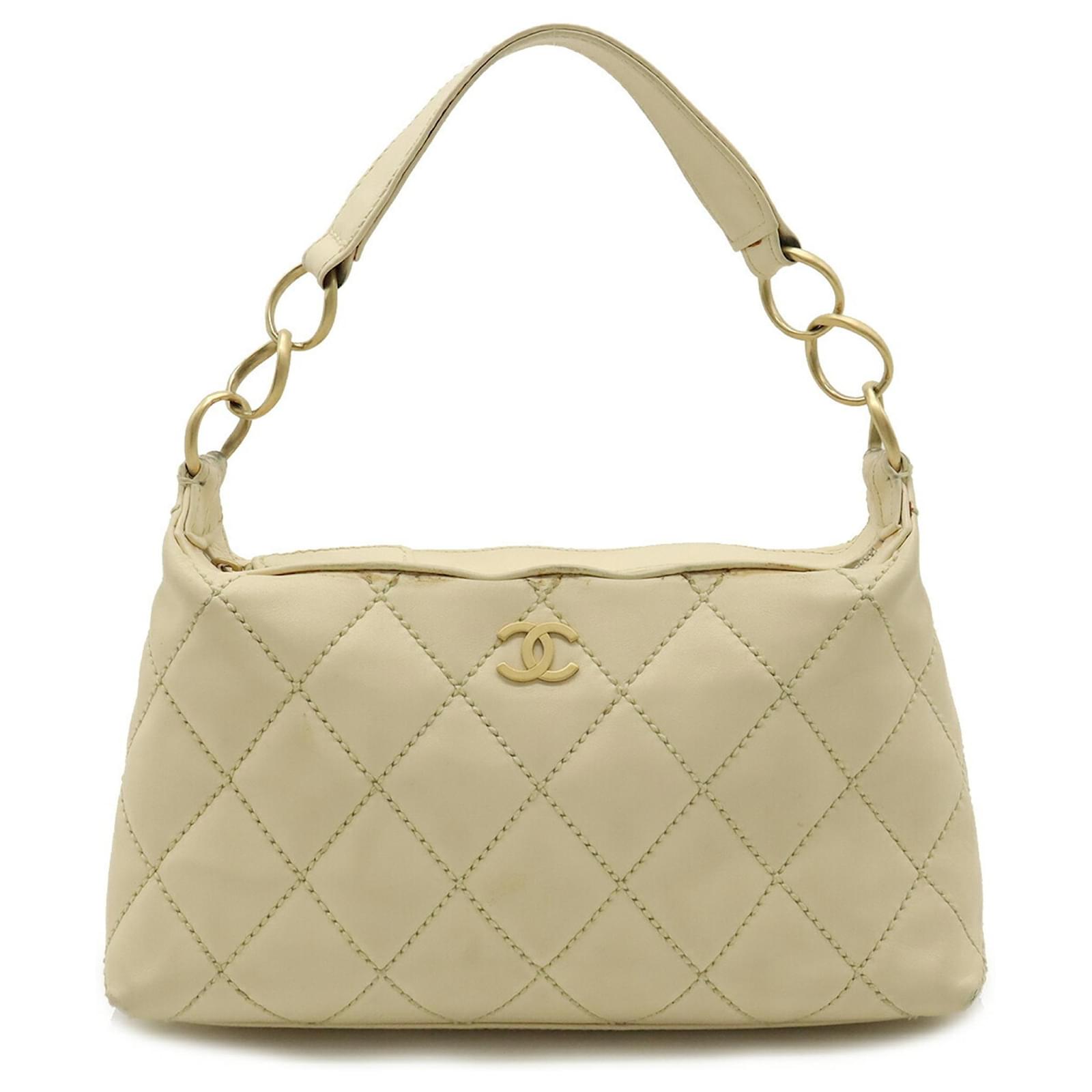 Chanel Wild Stitch Coco Mark Schultertasche Beige Leder ref.1503952 Joli Closet