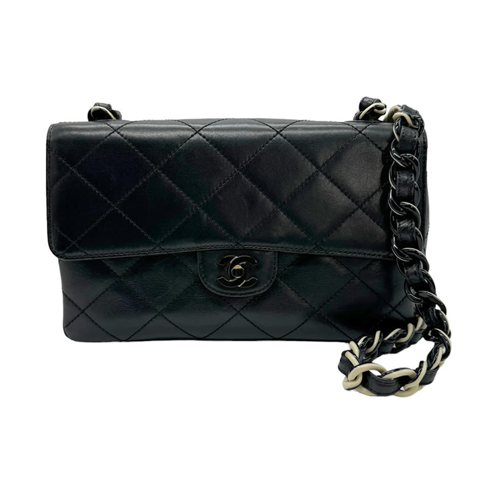 Chanel Black Leather Shoulder Bag ref.JC1504880 (Sold) - Joli Closet