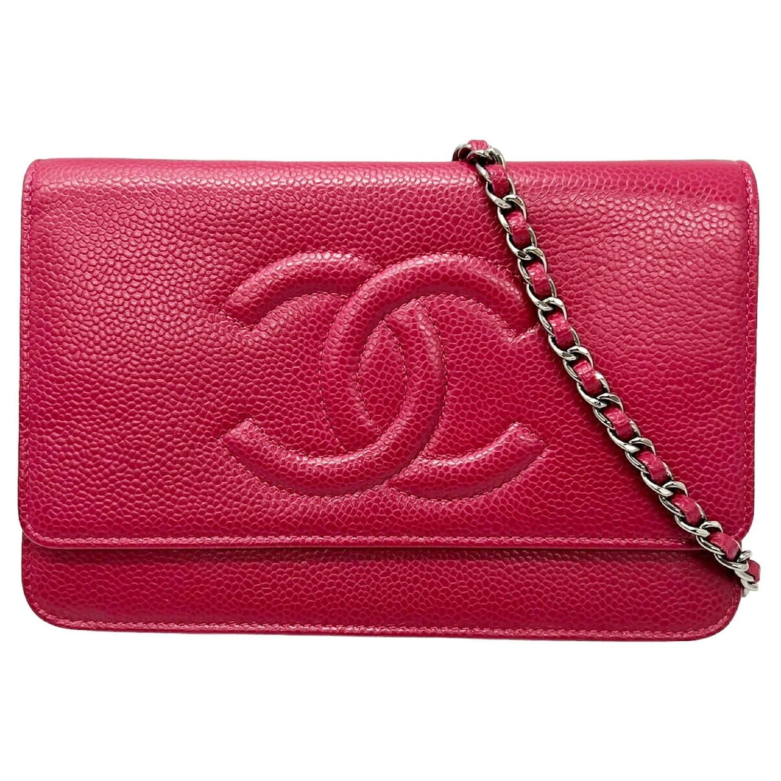 Chanel Chain Wallet in Wine Caviar Leather Dark red ref.1504913 - Joli ...