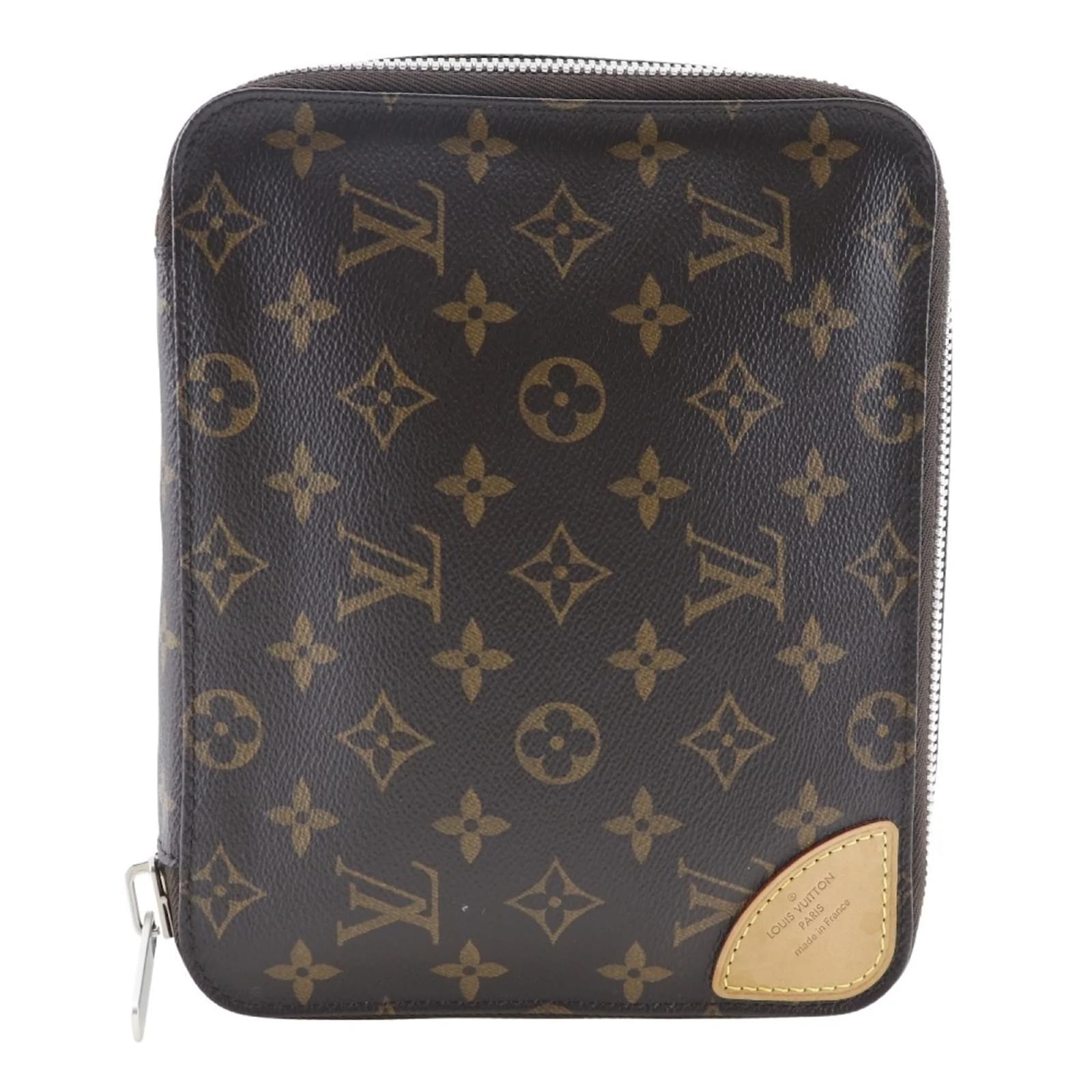 Louis Vuitton Horizon Pouch Brown Monogram Patent leather ref.1511478 -  Joli Closet