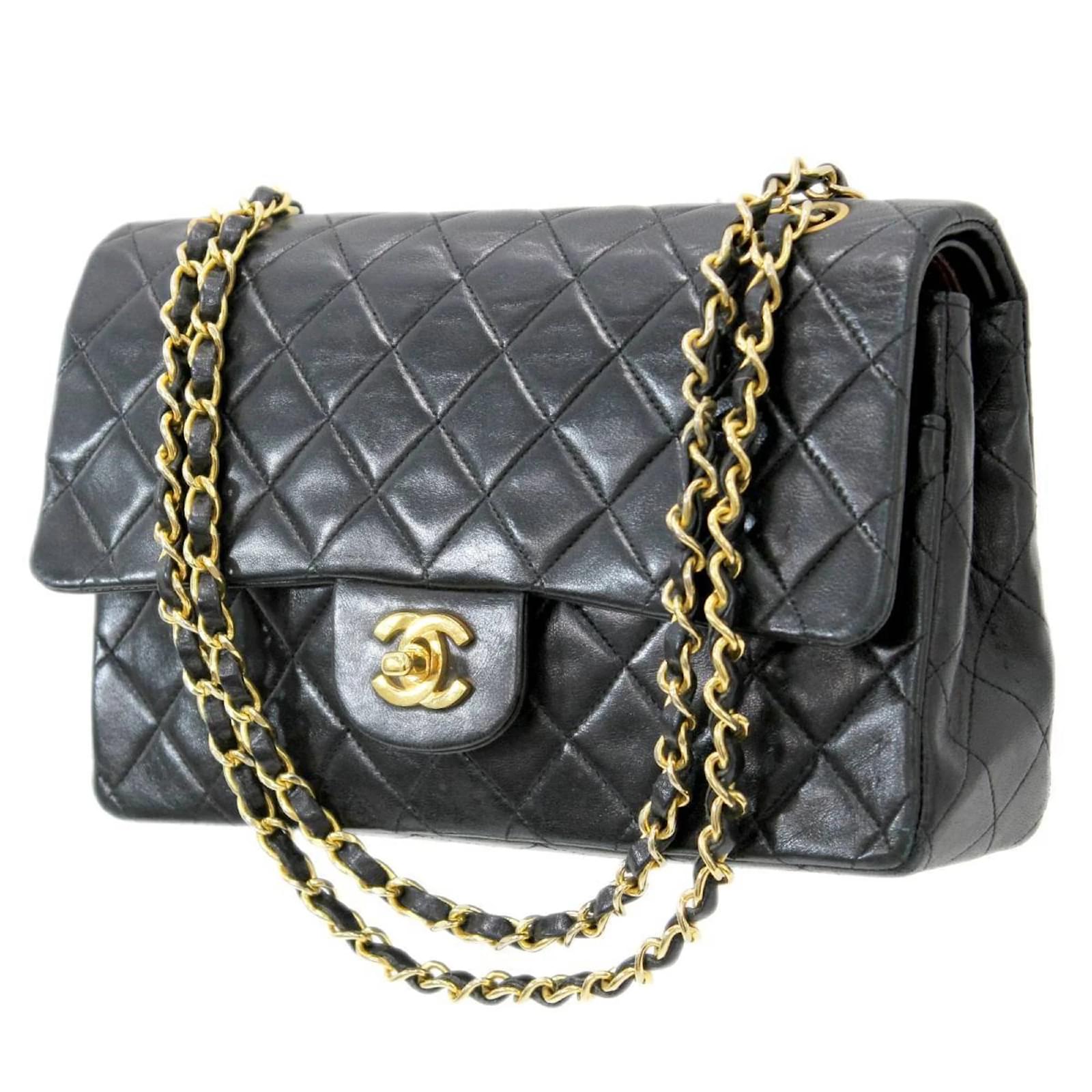 Bolso de hombro de cadena doble Matelasse Chanel Negro Cuero ref.1512927 Joli Closet