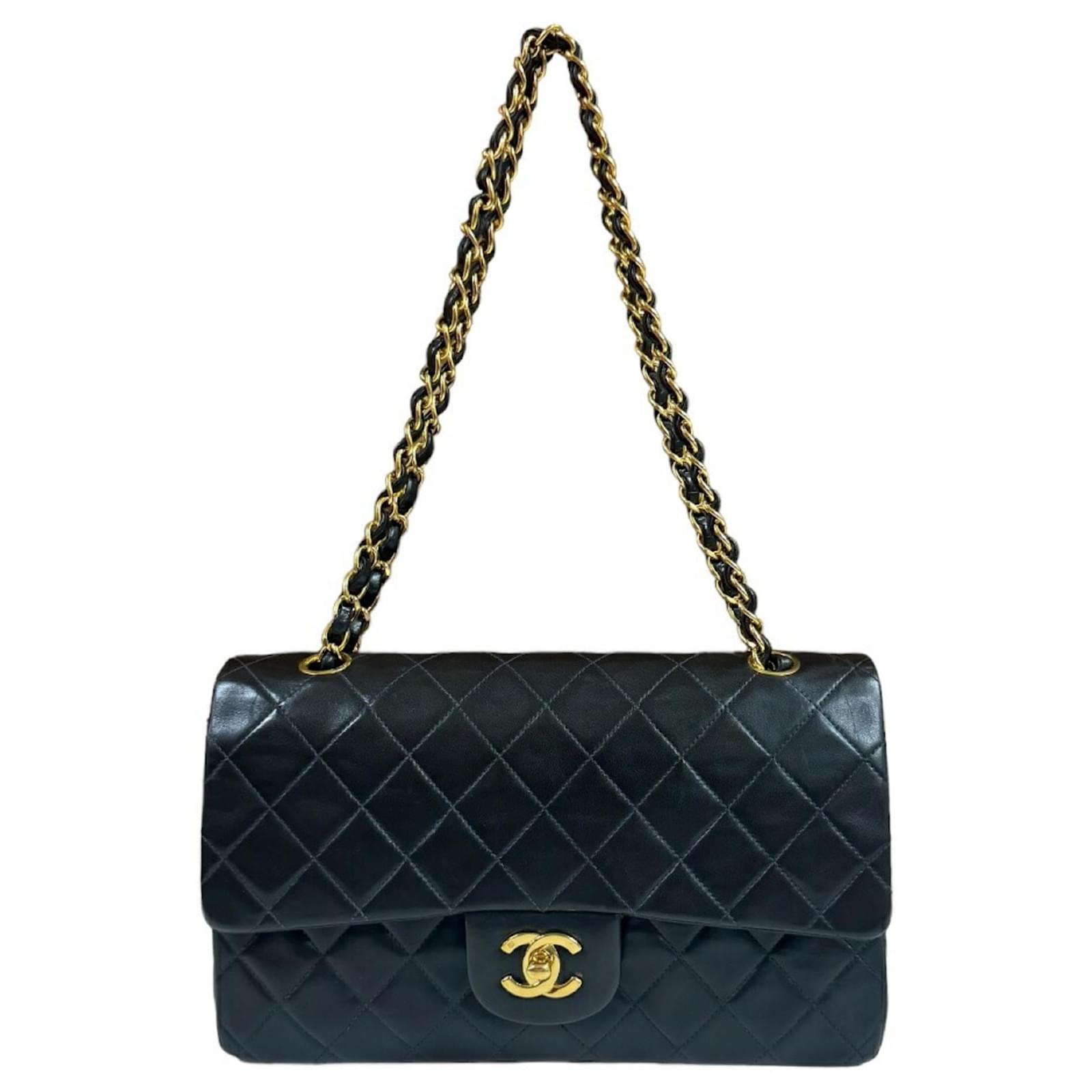 Chanel W Flap 25 Matelasse Shoulder Bag Black Leather ref.1518716 Joli Closet