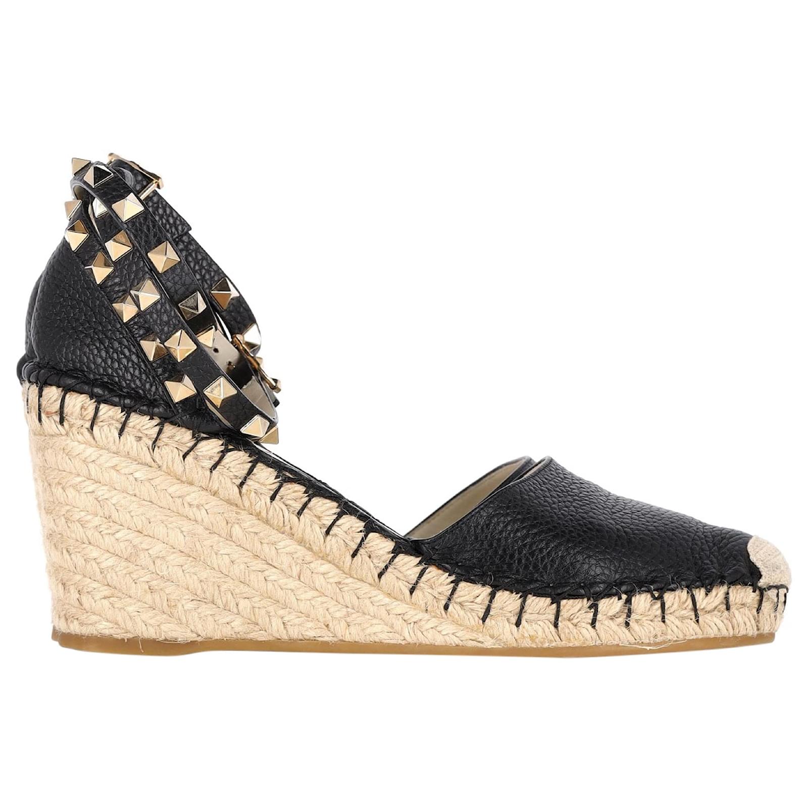 Valentino Garavani Valentino Rockstud Wedge Sandals in Black