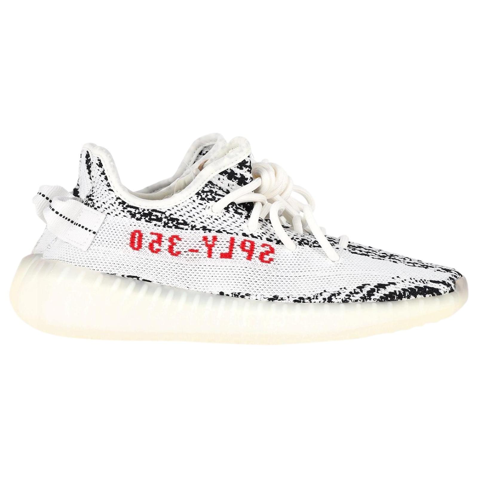 Baskets Yeezy x Adidas Boost 350 V2 Zebra en toile Primeknit blanche et noire ref.1534568 Joli Closet