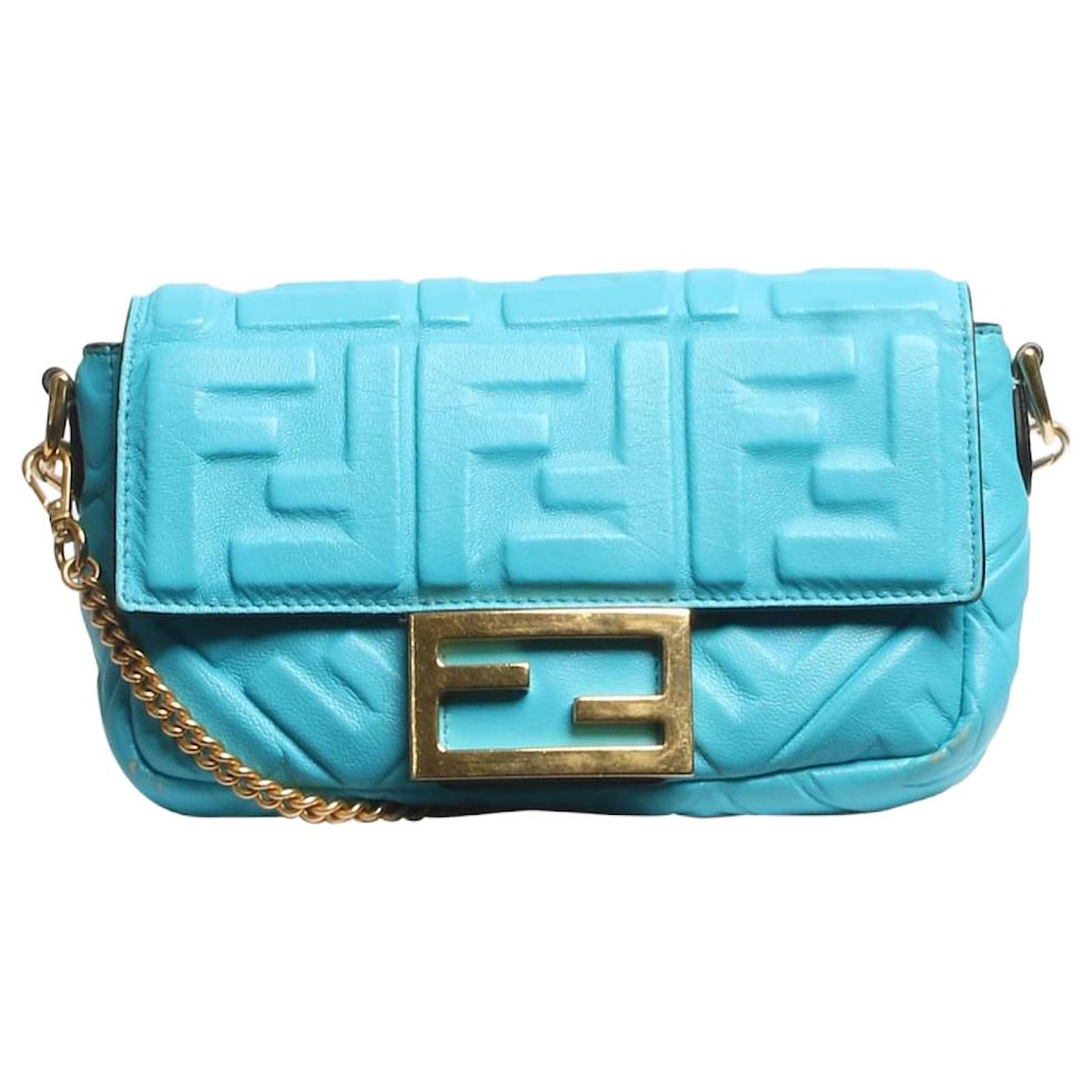 Fendi Borsa baguette mini blu in pelle embossata