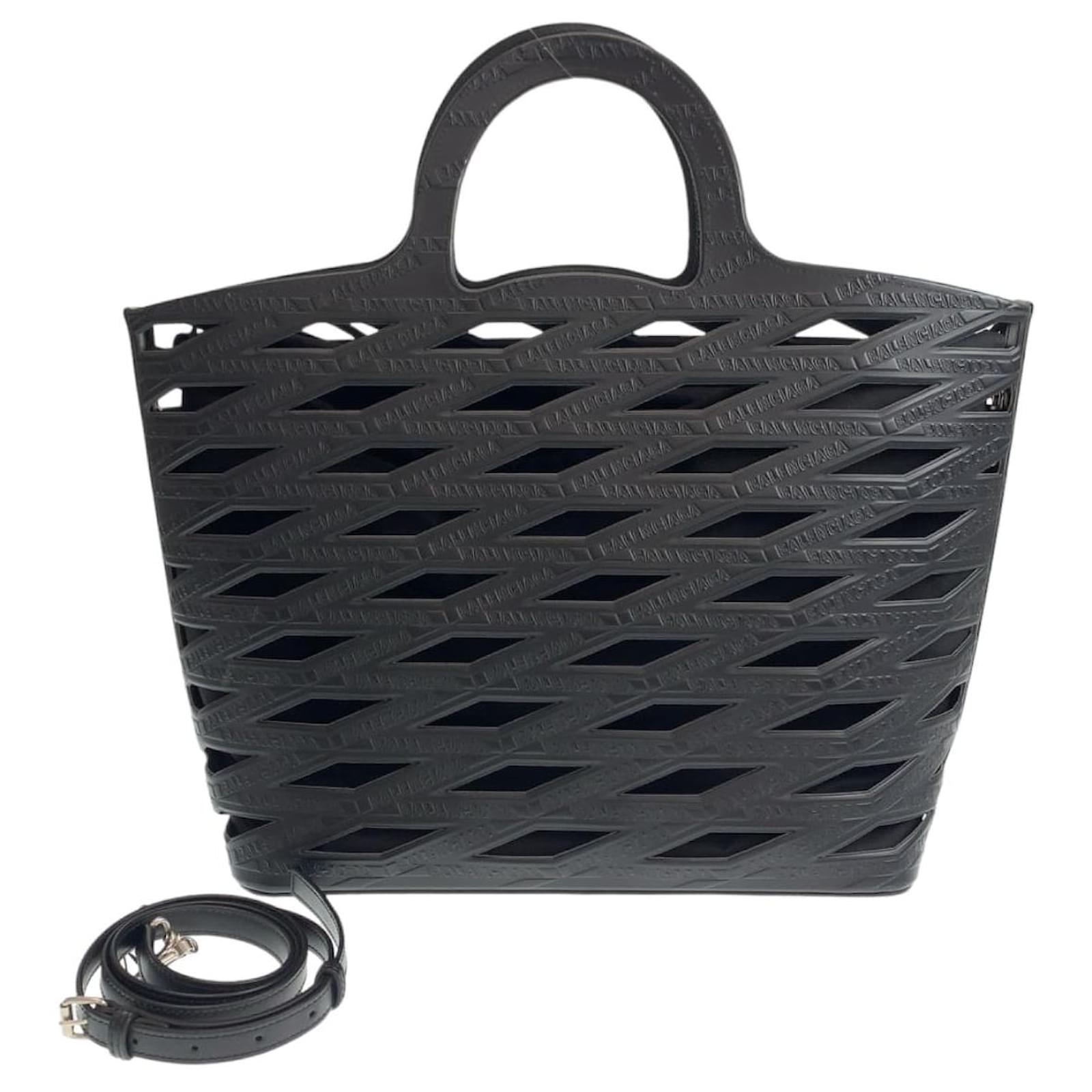 Autre Marque Borsa tote Balenciaga Neo Basket in PVC nero ref.1541044 Joli Closet