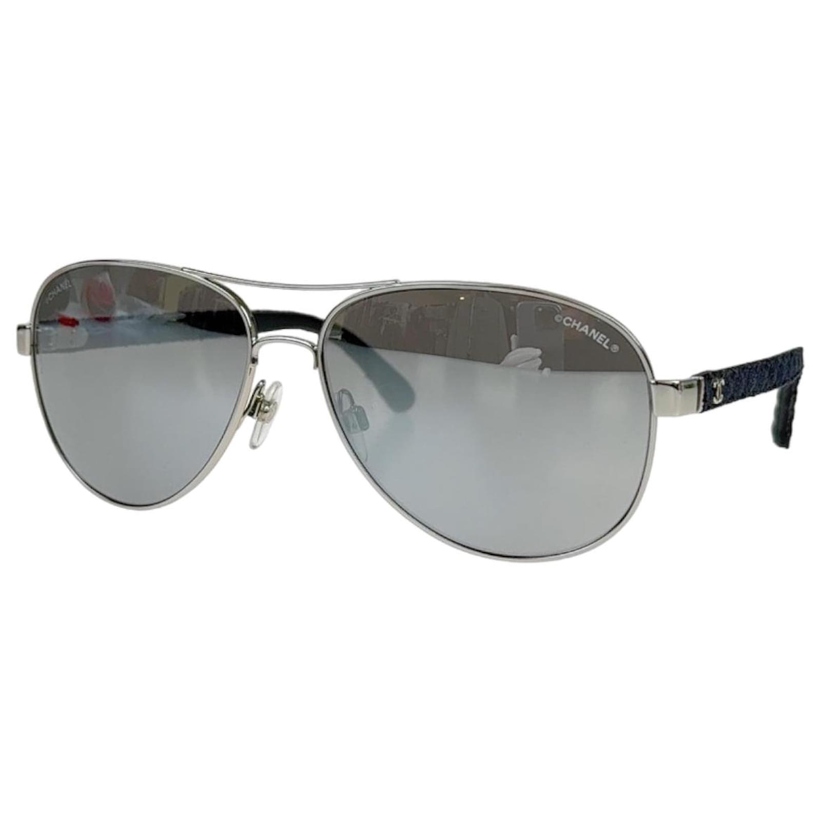 Chanel Matelasse Coco Mark Sunglasses 4207 ref.1541717 - Joli Closet