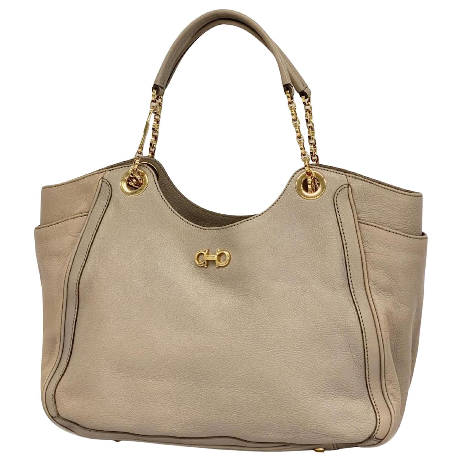 Salvatore Ferragamo Gancini Line Beige Leather ref.1545394 Joli Closet
