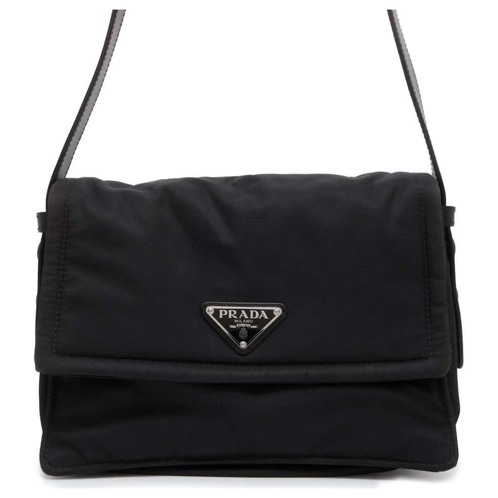 Sac a epaule en nylon rembourre petit Prada Cuir Noir ref.1547402 Joli Closet